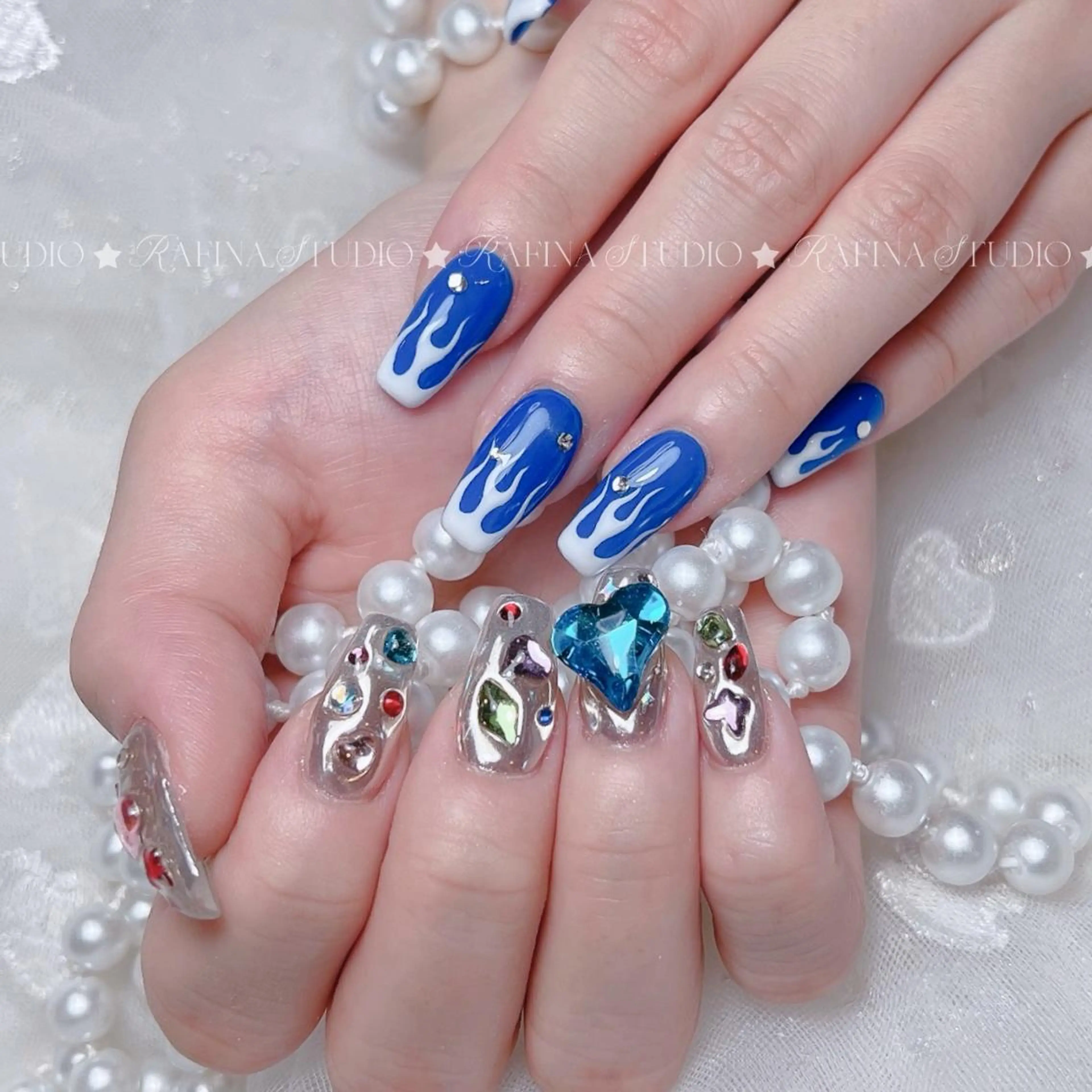 ネイル 玲央 YOYOのネイルデザイン