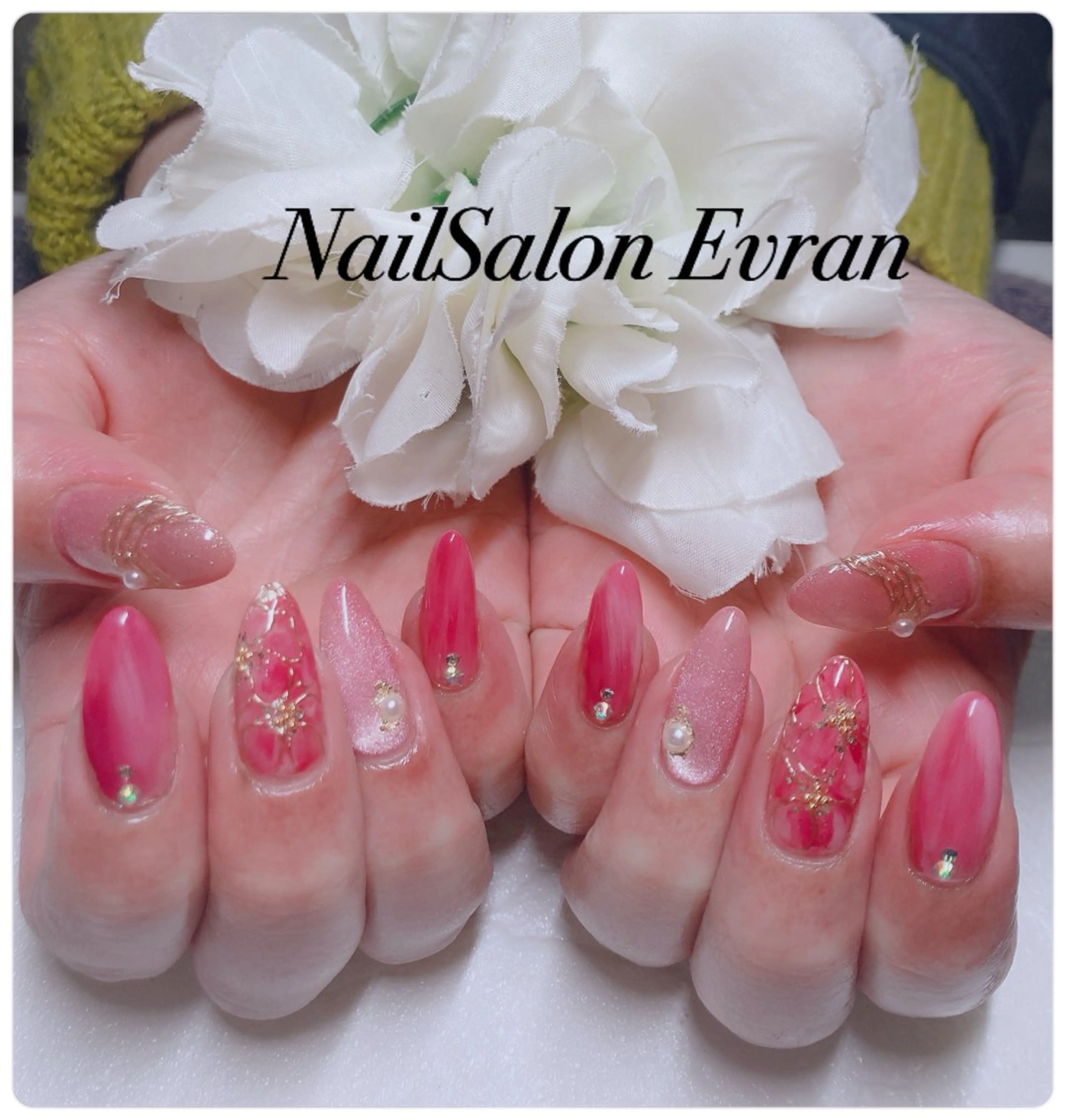 ネイル アートネイル フレンチネイル マグネットネイル 持ち込み ニュアンスネイル ハンドネイル Nail salon Evranのネイルデザイン