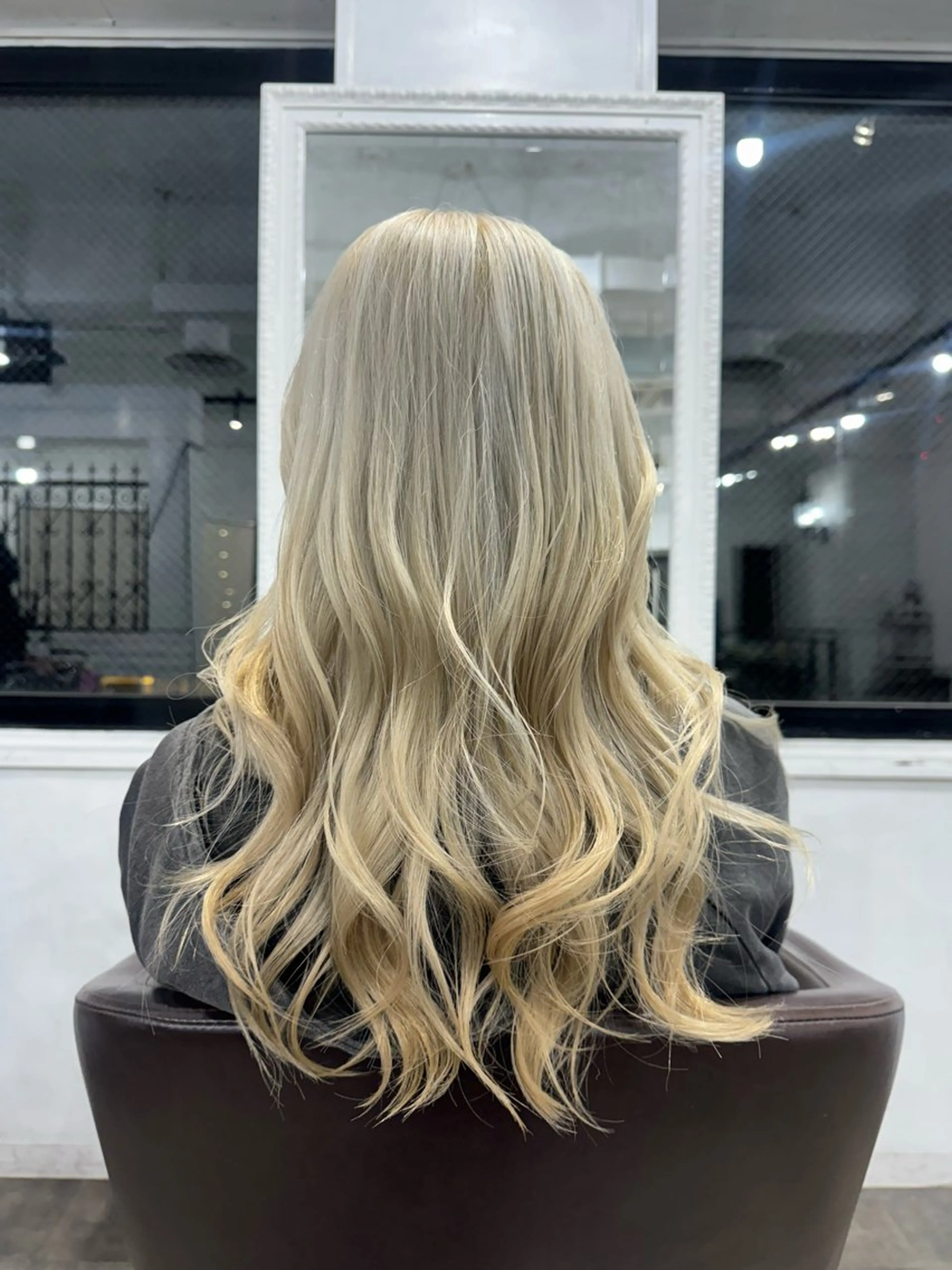 ロング ヘアカラー トリートメント SALOWIN札幌大通り所属・札幌ハイトーン/ ブリーチカラー/ドイのヘアスタイル