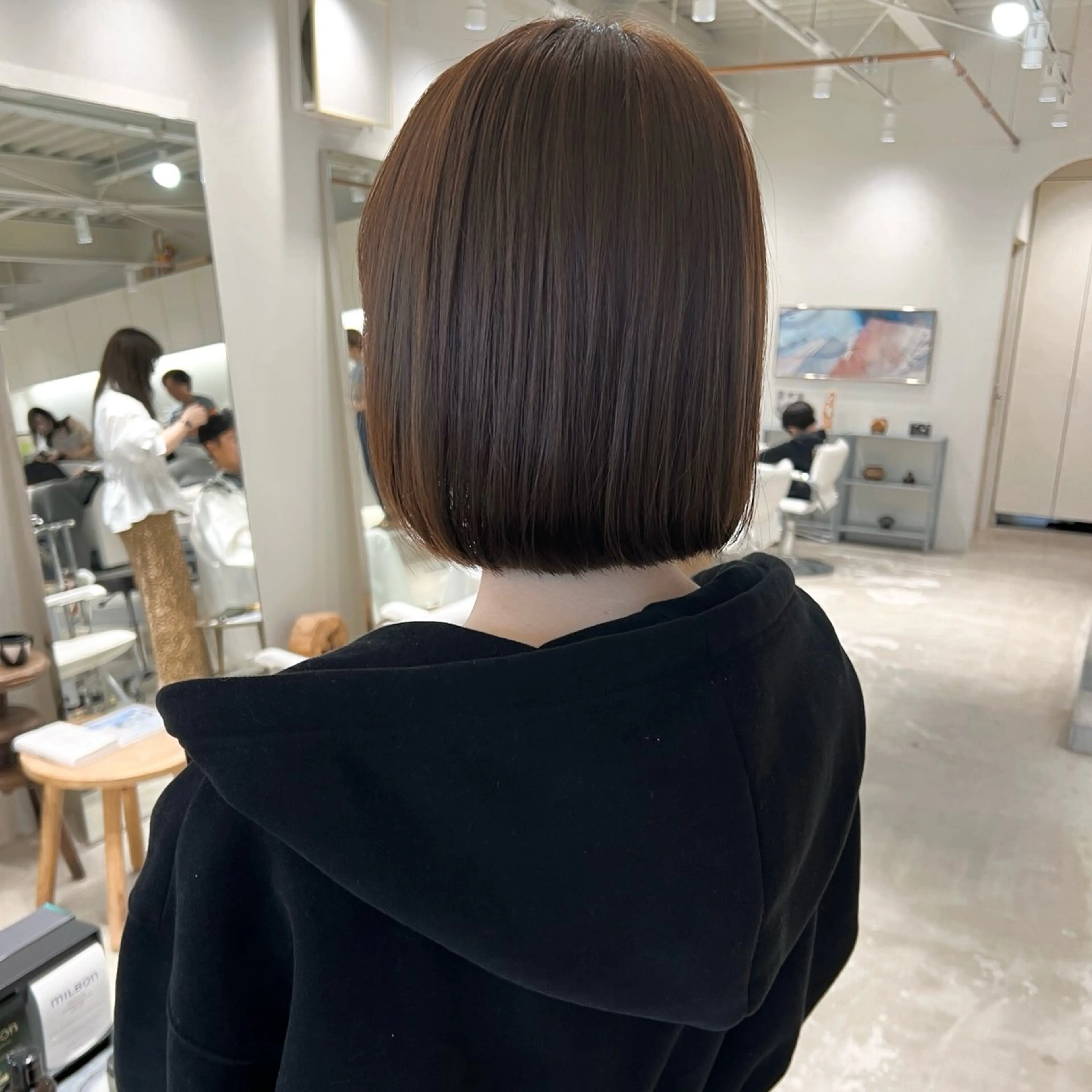 ショート カラー ダブルカラー ヘアカラー 周東 芽依のヘアスタイル