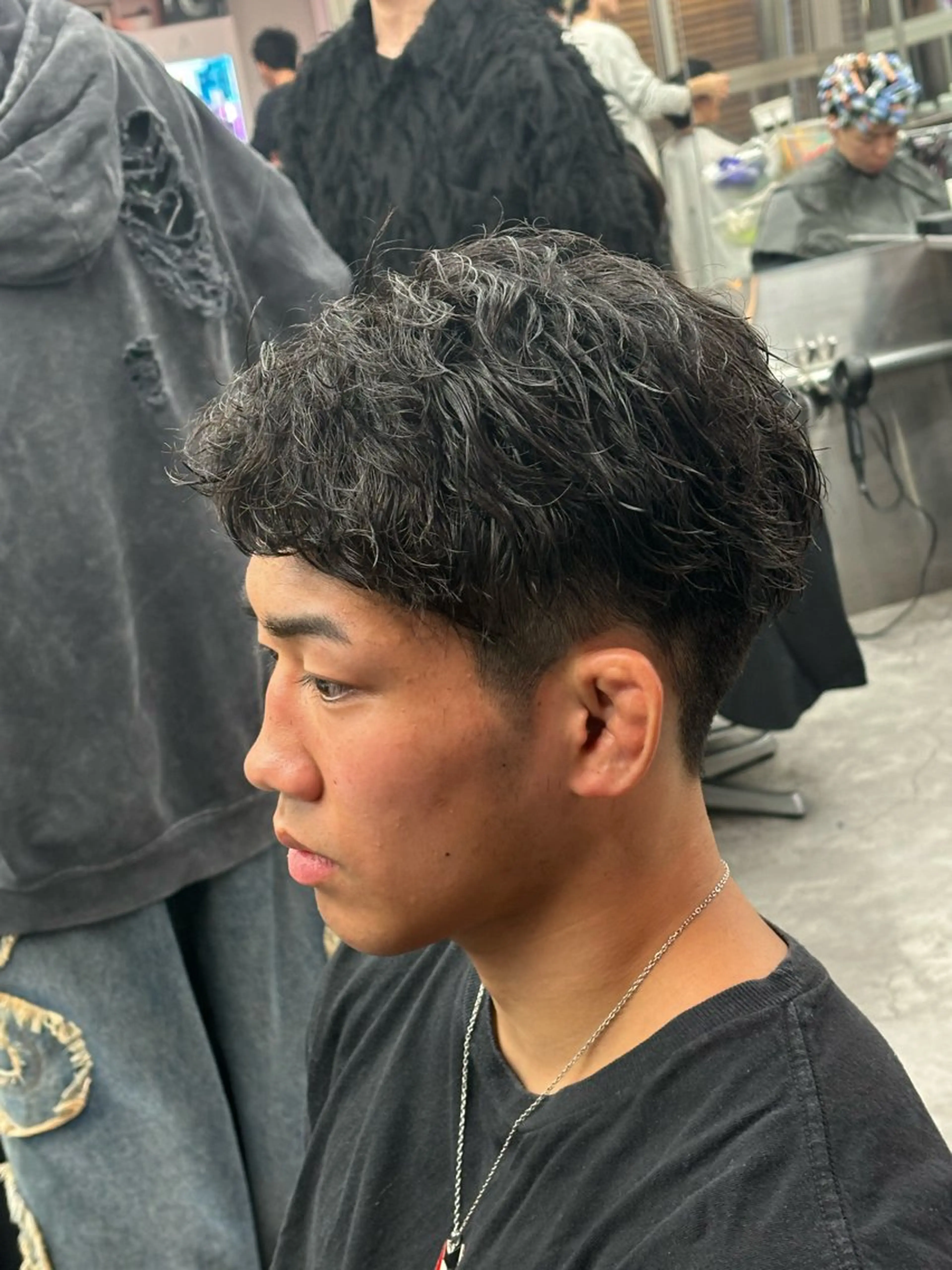 ショート パーマ メンズ カット パーマ ヘアセット 町田/波巻き/ シャドウ/メンズのヘアスタイル