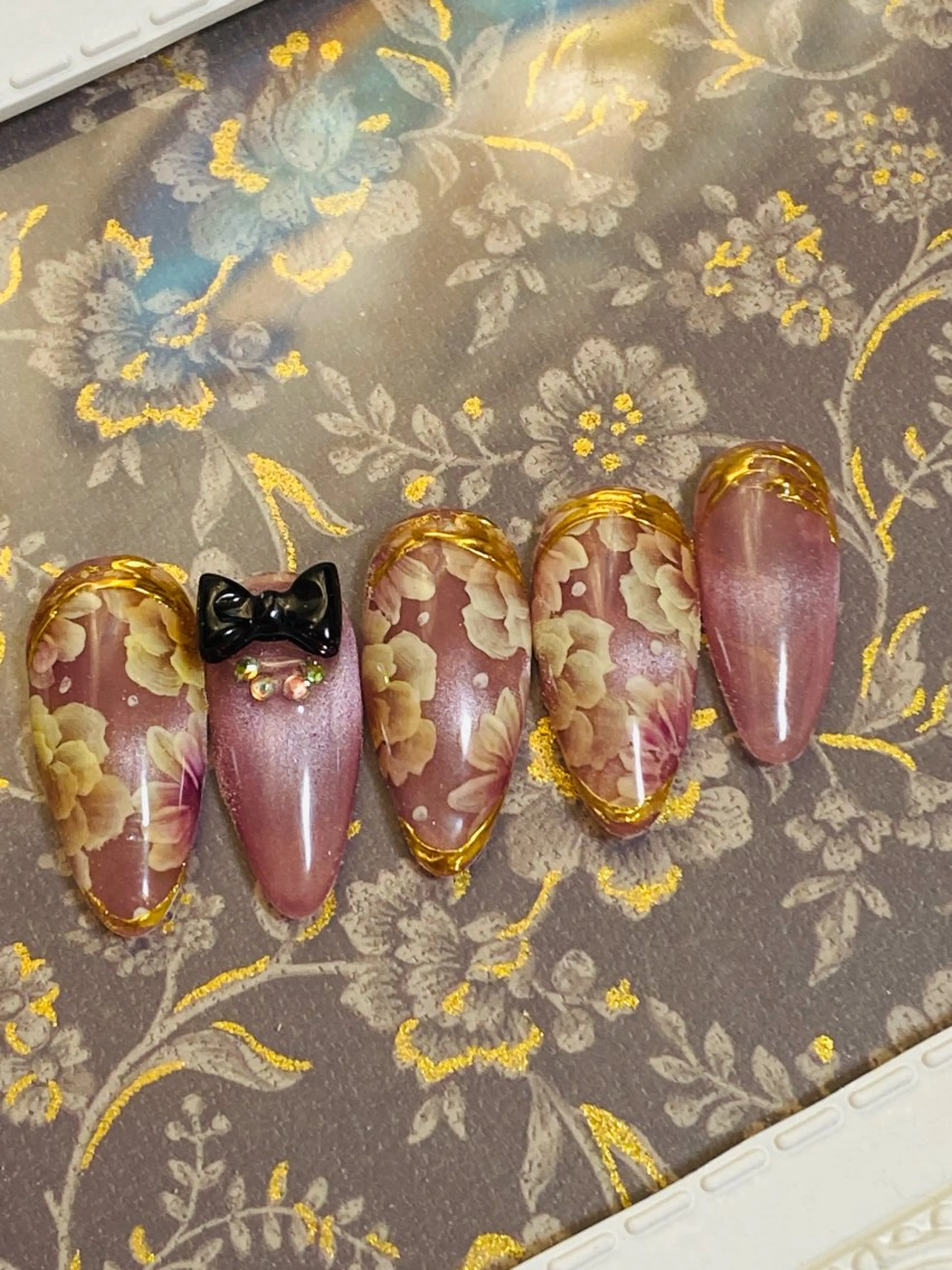 ネイル フラワーネイル マグネットネイル 自宅ネイルサロン ♦️nuance♦️のネイルデザイン