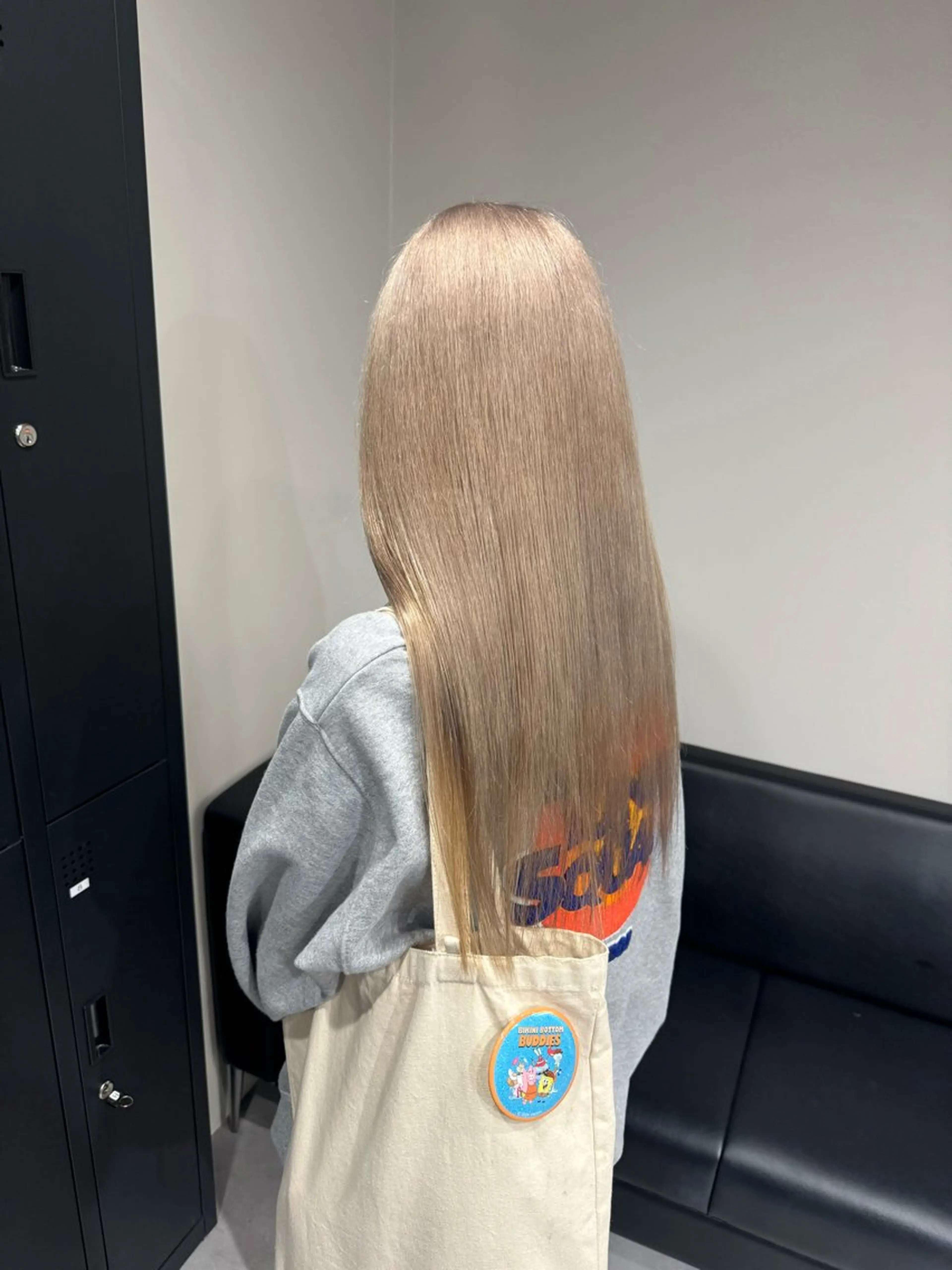 ロング カラー ベージュカラー ミルクティーベージュ ヘアカラー トリートメント ハイトーン渋谷🌙 MINORIのヘアスタイル