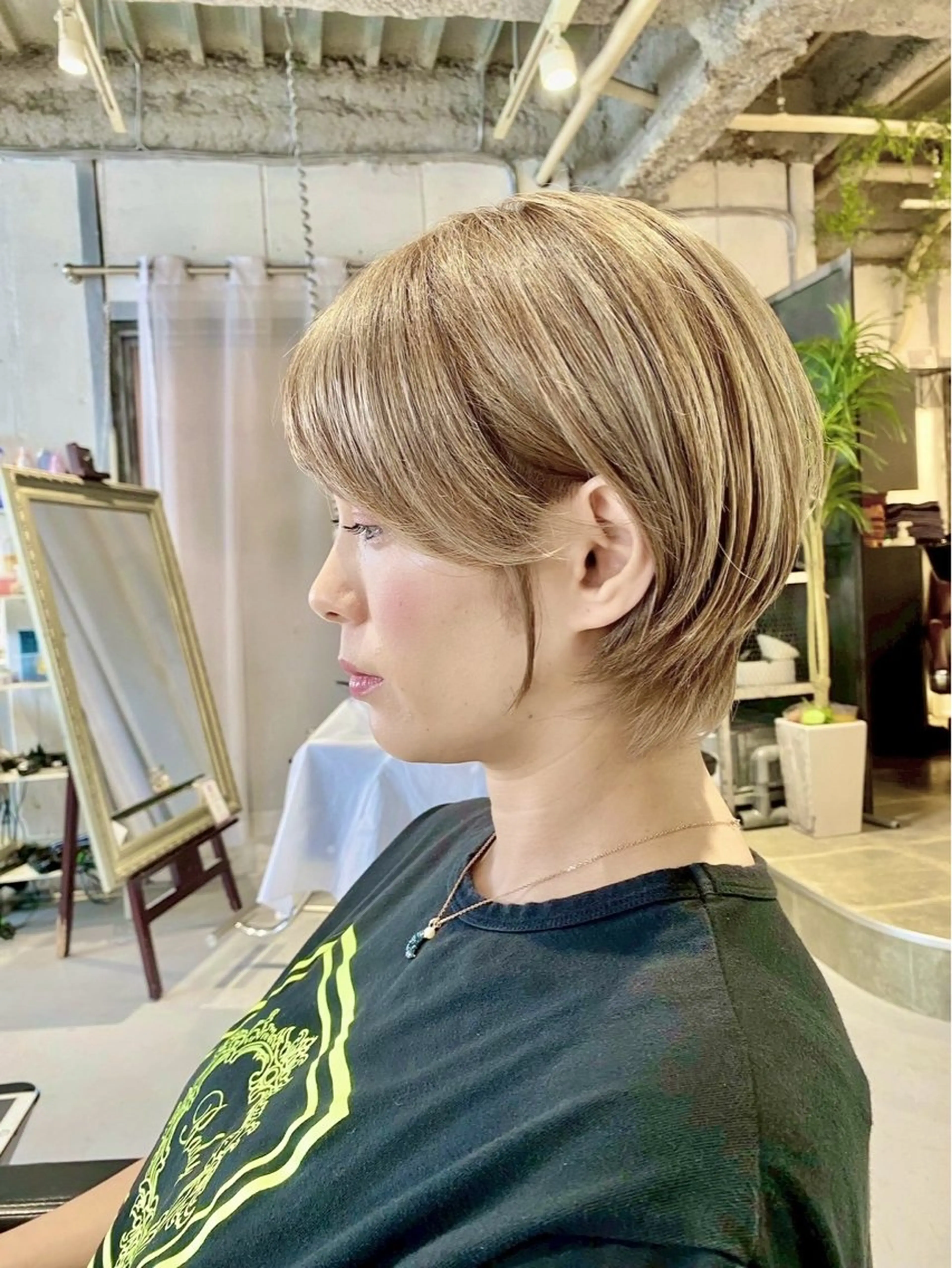 ショート カット ヘアカラー トリートメント ✂︎cadre✂︎ 🪶かまだれいし🪶のヘアスタイル