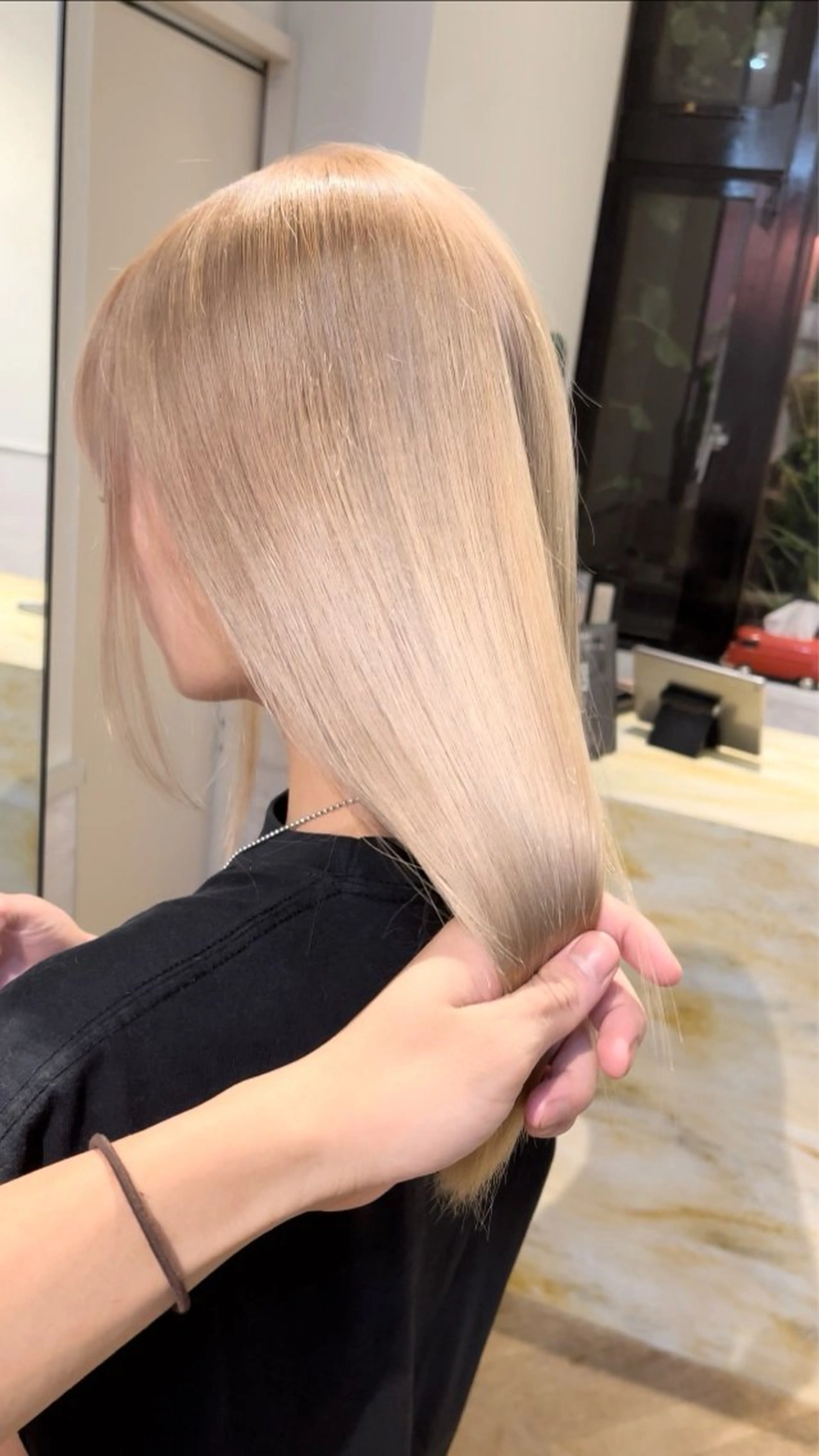 ロング カラー ヘアカラー トリートメント 高島大登/顔周り /ミルクティーのヘアスタイル
