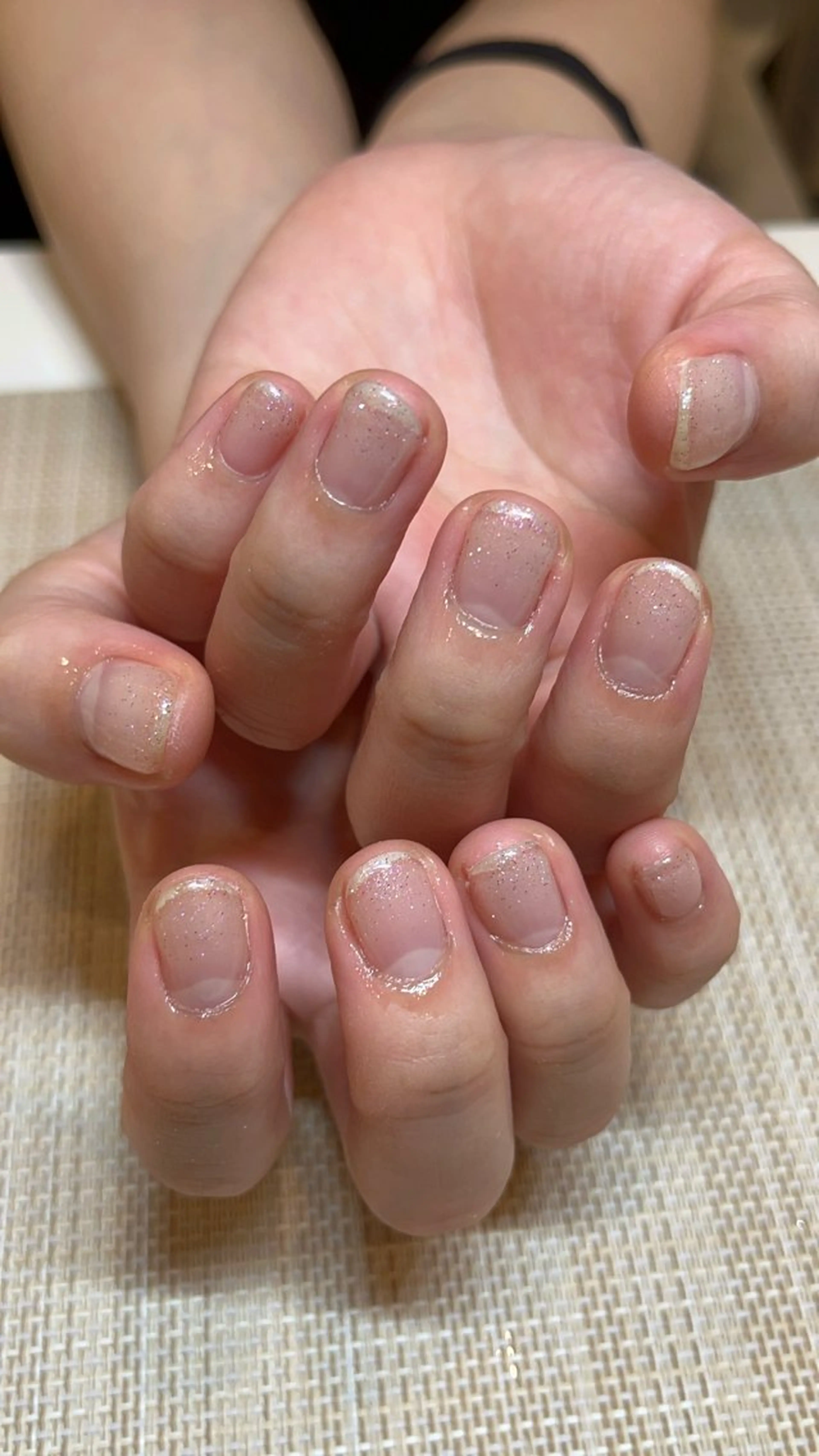 ネイル クリアネイル グラデーション キラキラネイル ラメ(グリッター) ラメグラデーション ハンドネイル N's Nailのネイルデザイン