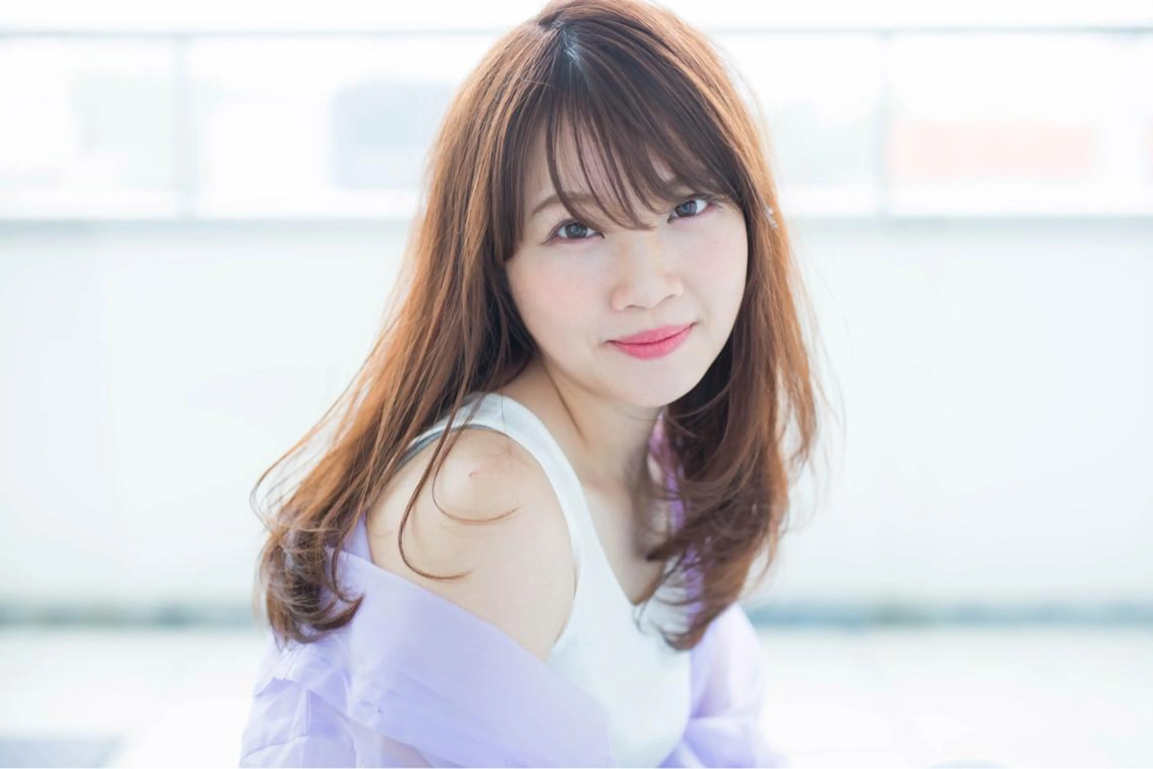 セミロング カラー 透明感カラー レイヤーカット カット トリートメント フリーランス【Chill-hus】所属・小野 和摩のヘアスタイル