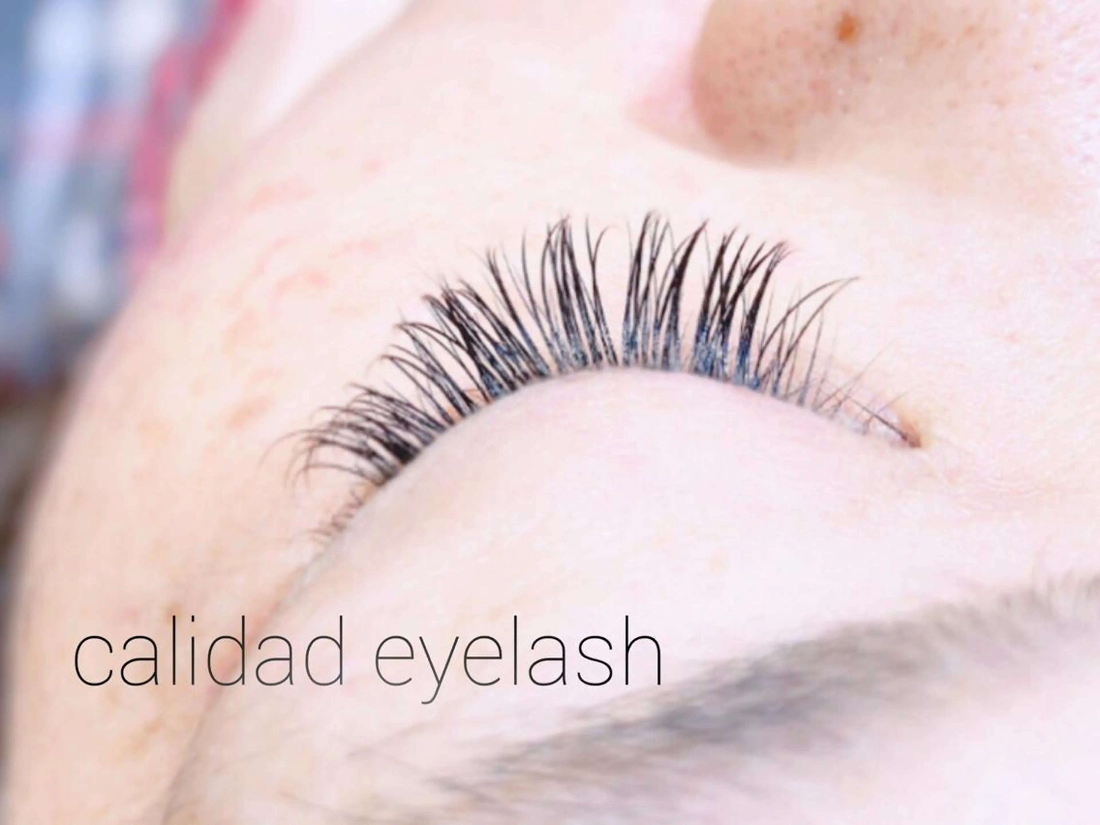 ✨付け足しmenu✨1時間フラットラッシュ付け足しリペア☆【他店付け足しもOK】オフ無80本〜100本程の写真