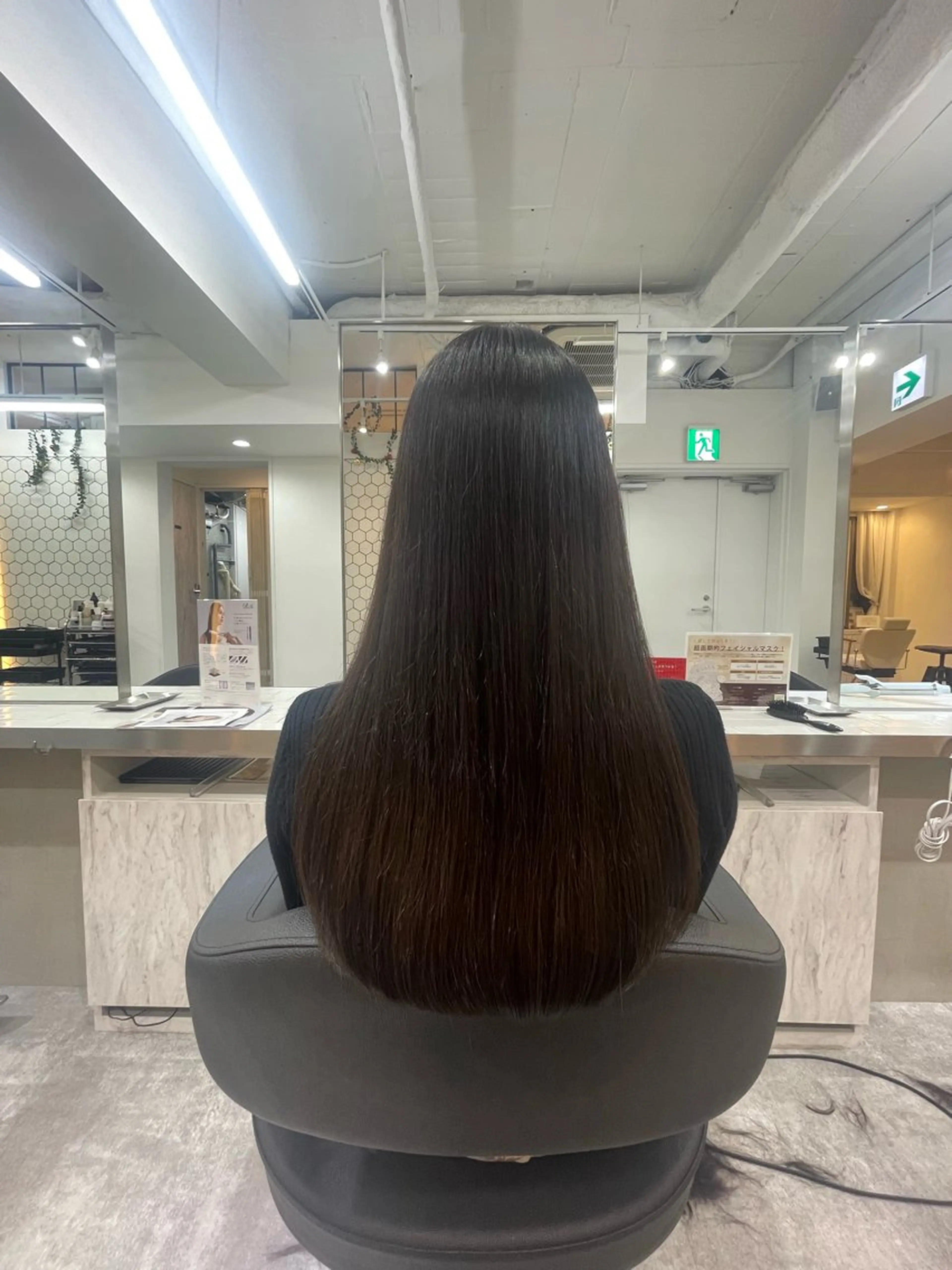 ロング カラー TENSHO 原宿　ハイトーンのヘアスタイル