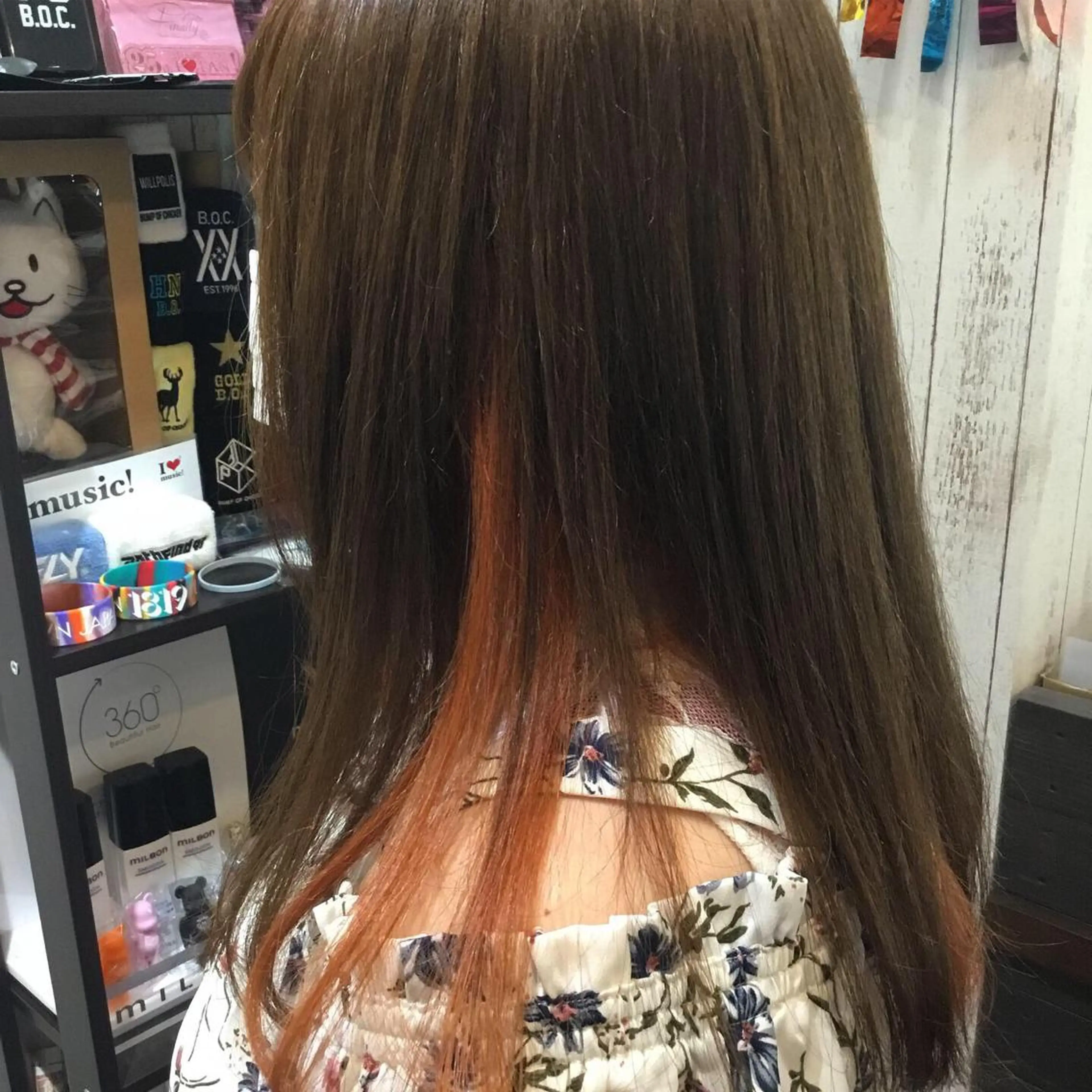 セミロング カラー embrace エンブレイスのヘアスタイル