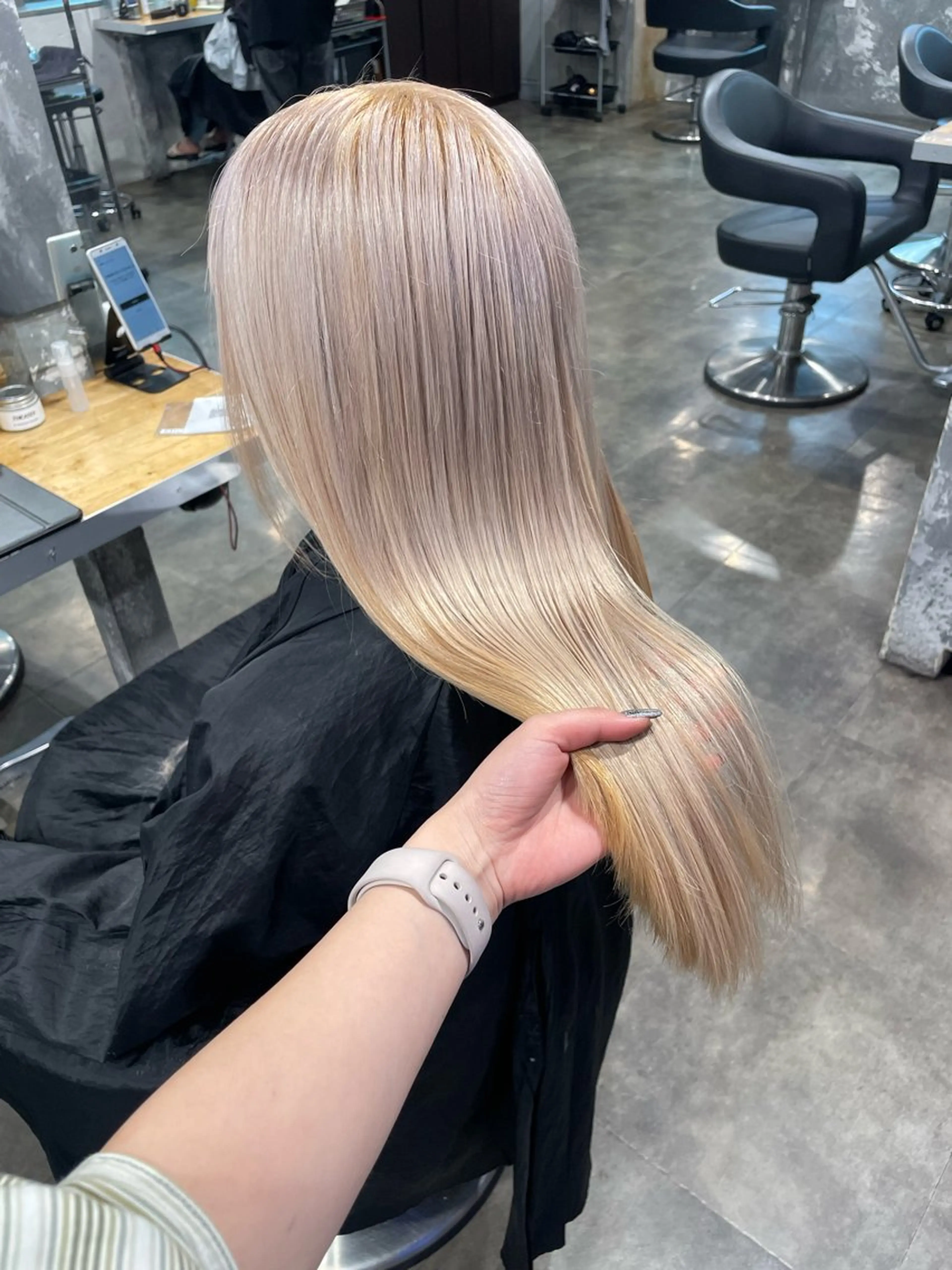 ロング カラー ヘアカラー ハイトーンブロンド 横浜💞ミオのヘアスタイル