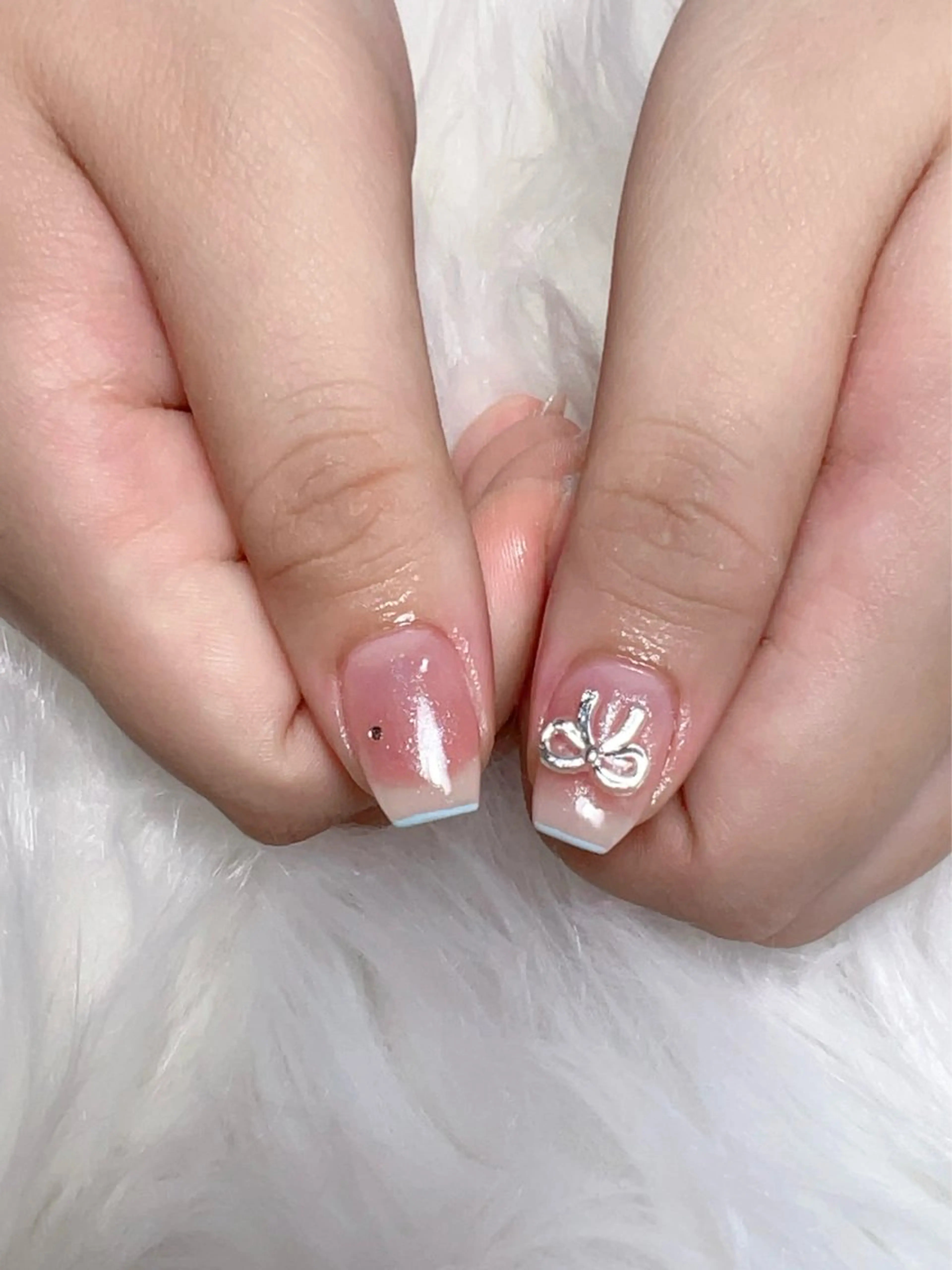 ネイル チークネイル ラメ(グリッター) リボン Total Beauty  Esent所属・Esent fuukiのネイルデザイン