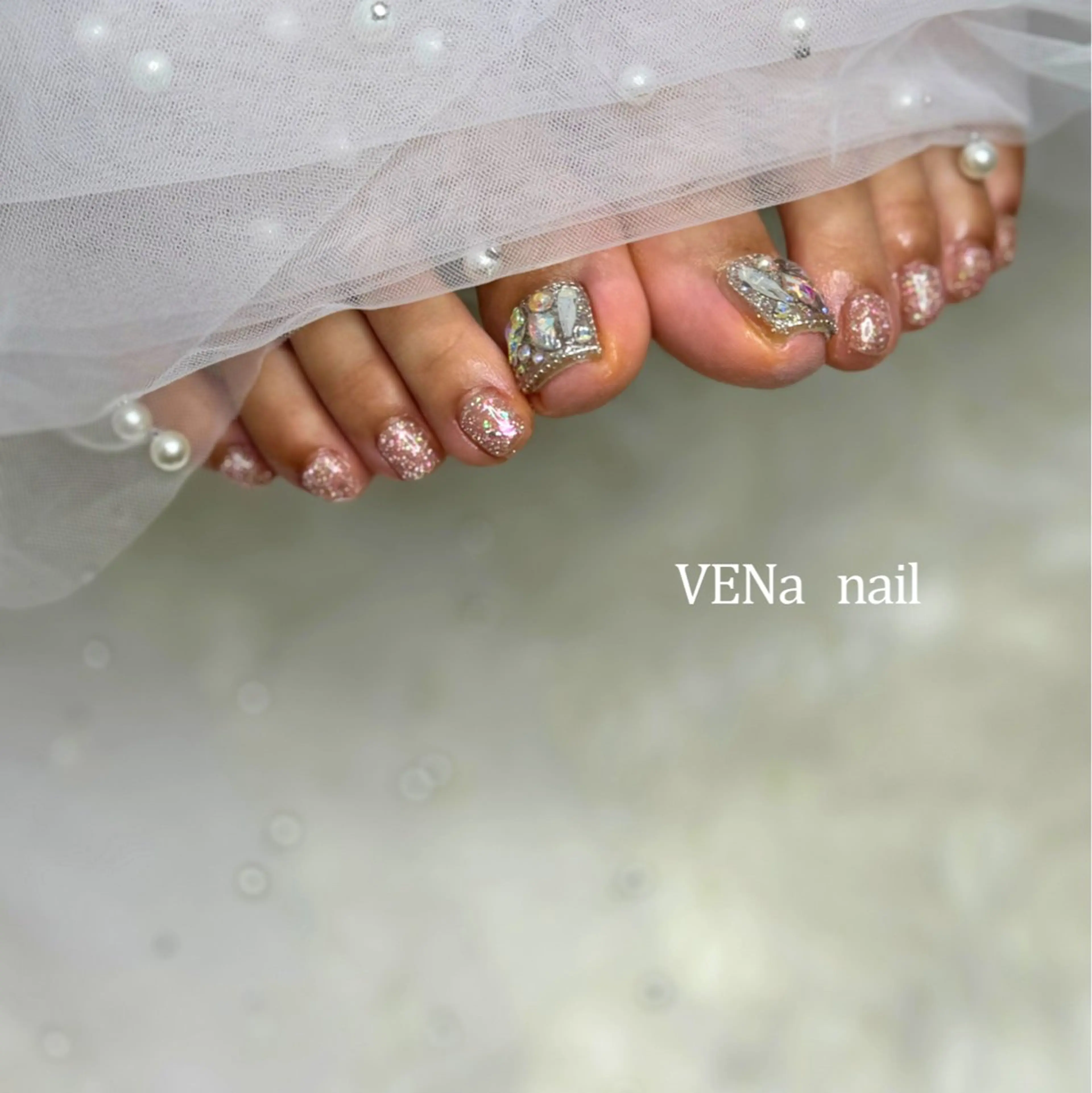 ネイル フットネイル ワンカラーネイル フットネイル VENa eye＆ nail salonのネイルデザイン