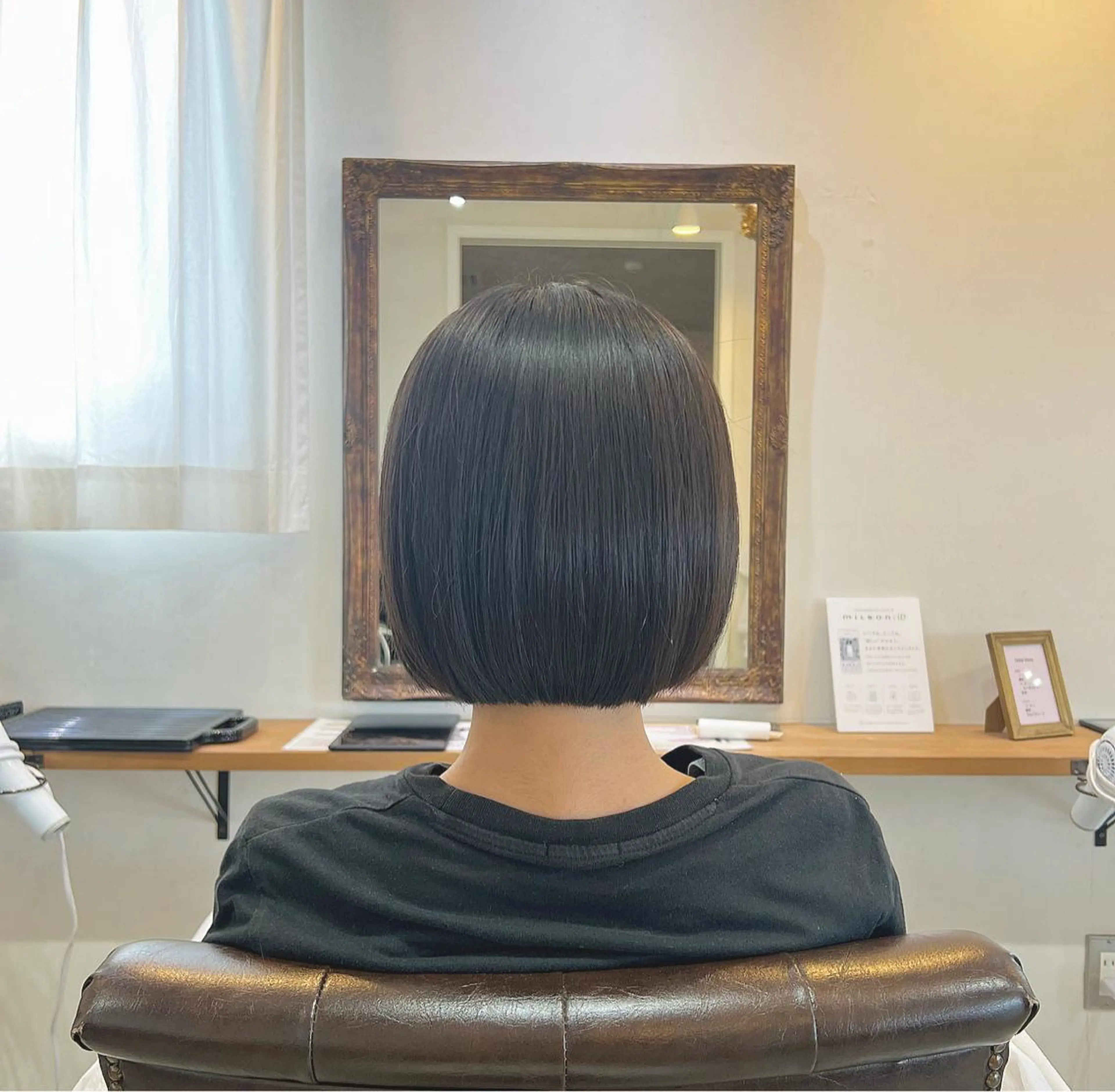 ショート ボブ カット 切りっぱなしボブ 👩🏼ミニボブのヘアスタイル