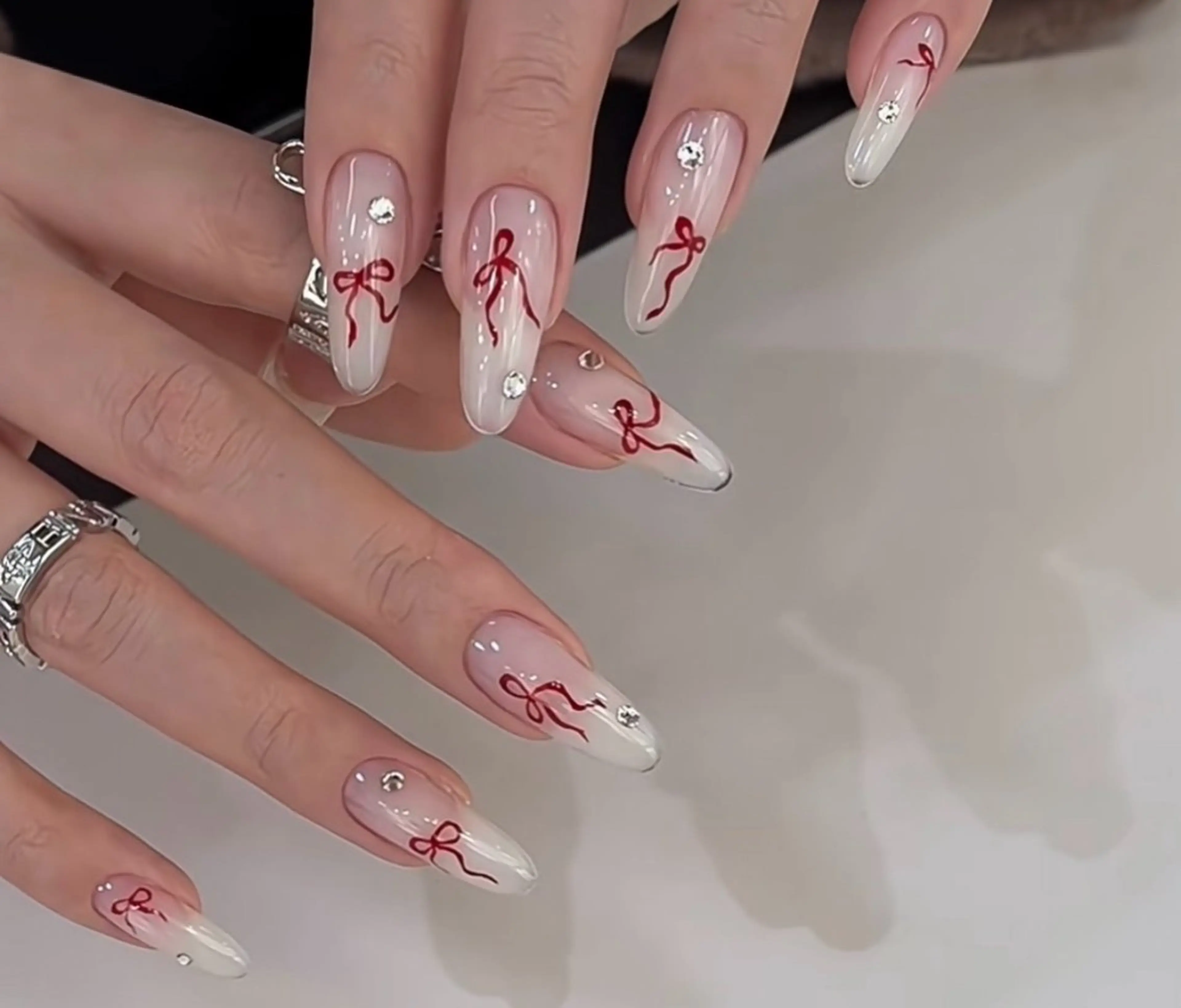 ネイル アートネイル チークネイル 長さ出し フラッシュネイル キラキラネイル ハンドネイル ハンドケア For you. Nail Salonのネイルデザイン