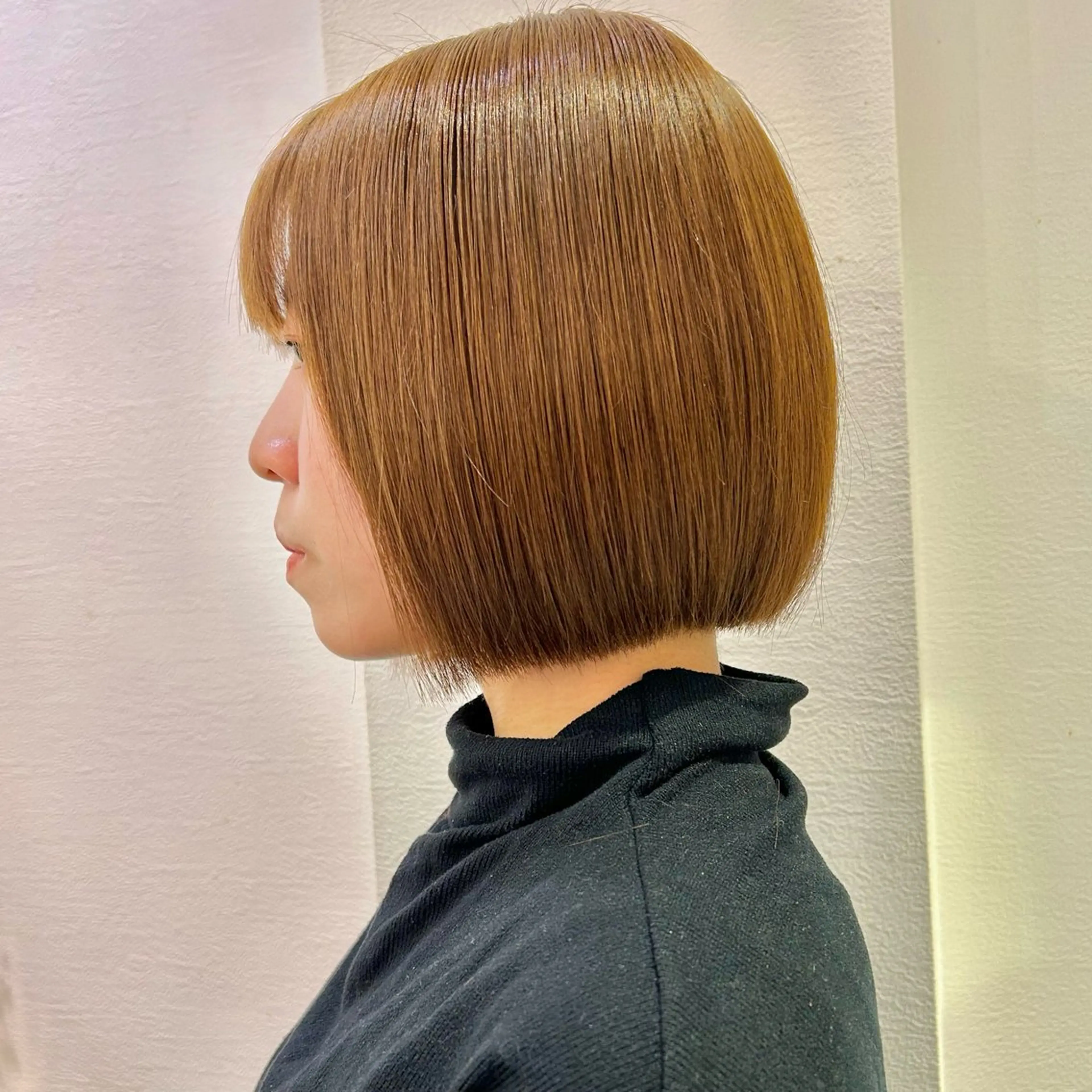 ミディアム カラー ワンレンボブ ブリーチ ブリーチなしカラー ボブ 顔周りカット 髪質改善【縮毛矯正】 美髪ボブを量産する人のヘアスタイル
