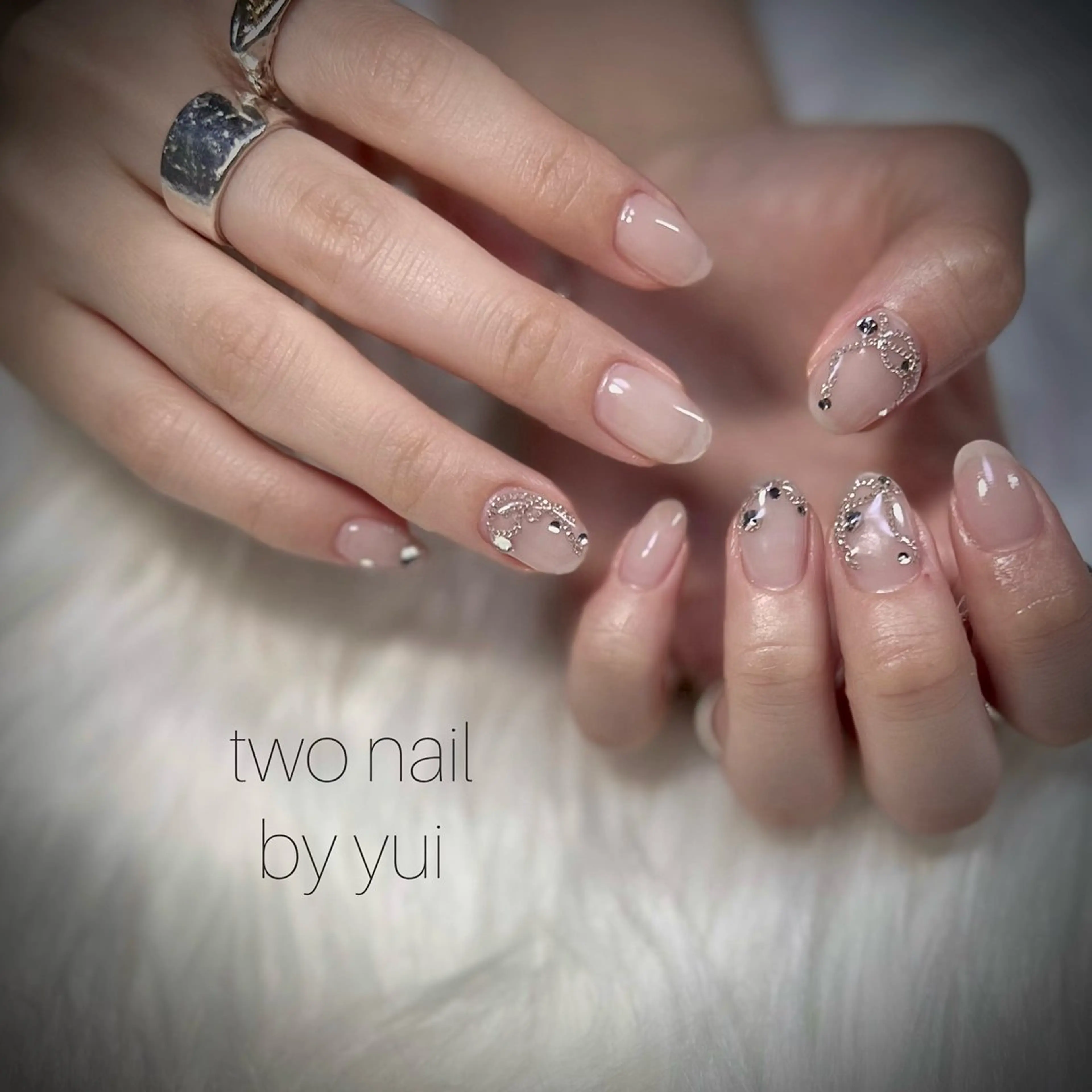 ネイル ネイルチップ ホワイト ハンドネイル two nailのネイルデザイン