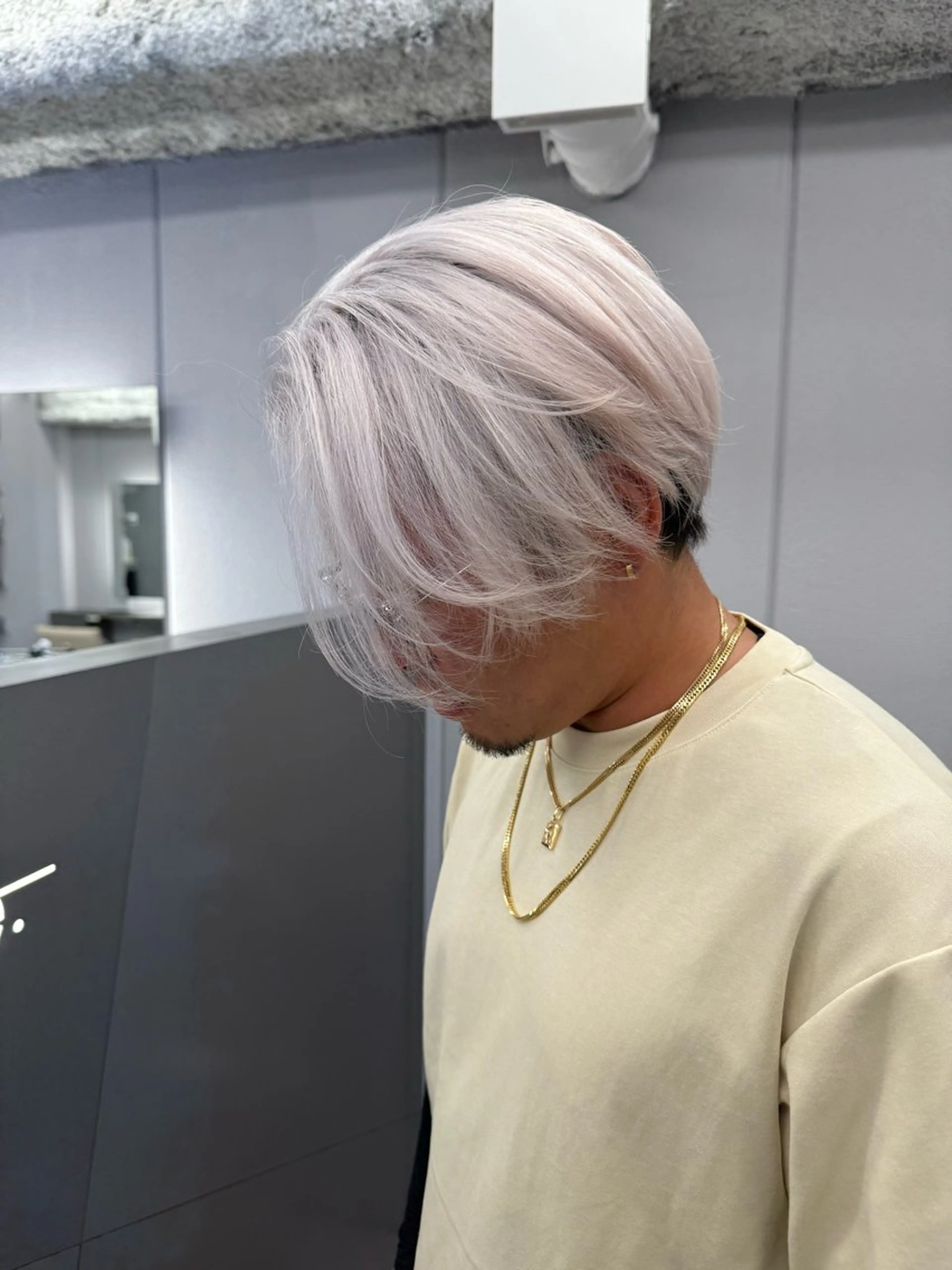 ロング メンズ メンズブリーチ メンズハイトーン メンズインナーカラー ケアカラー 髪質改善 ヘアカラー akari/髪質改善 /ブリーチ/名古屋のヘアスタイル