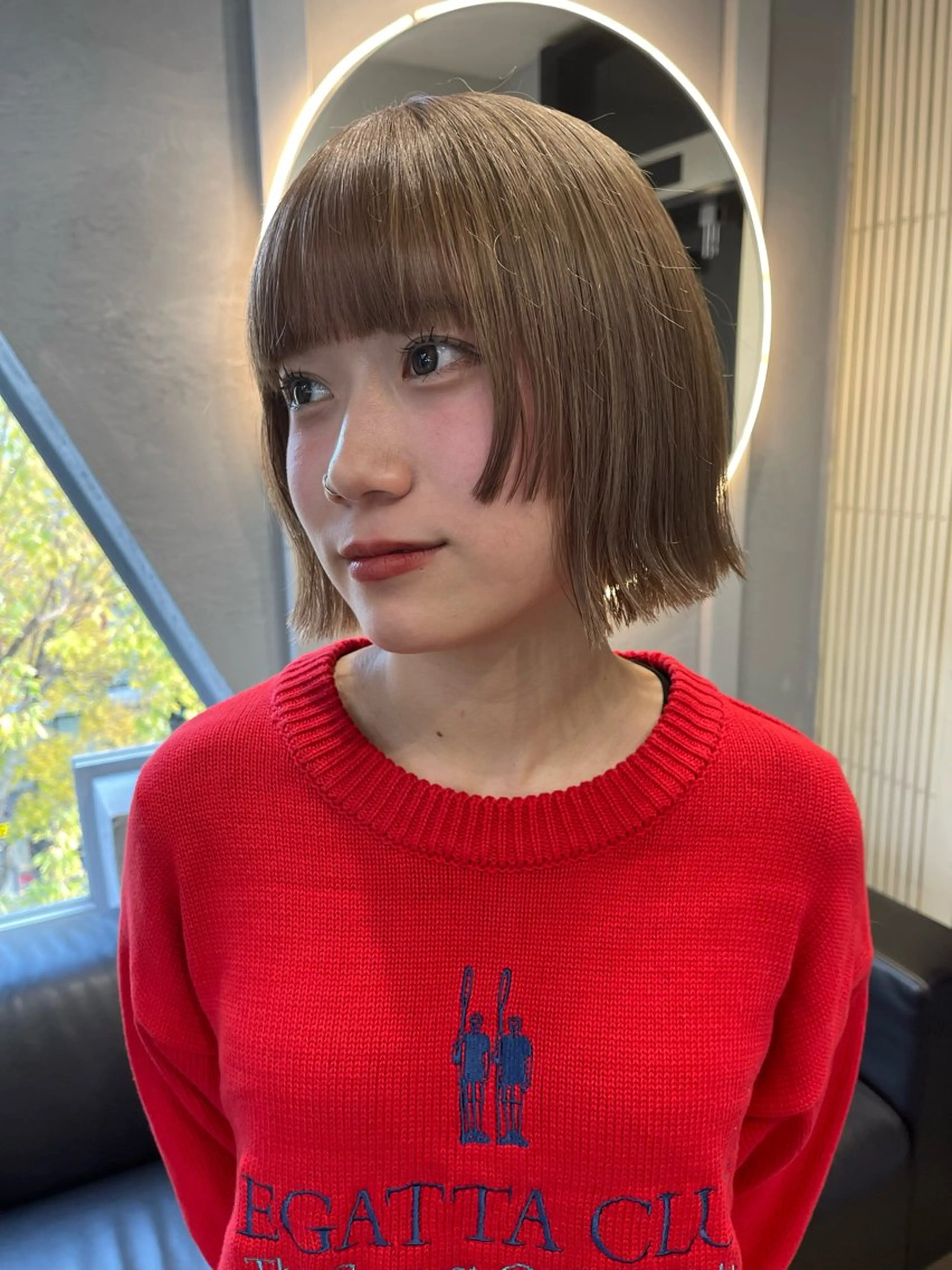ショート カラー ベージュカラー ブリーチ ケアブリーチ デザインカラー ダブルカラー カット ヘアカラー トリートメント 宮崎　達也 ミルクティーベージュのヘアスタイル