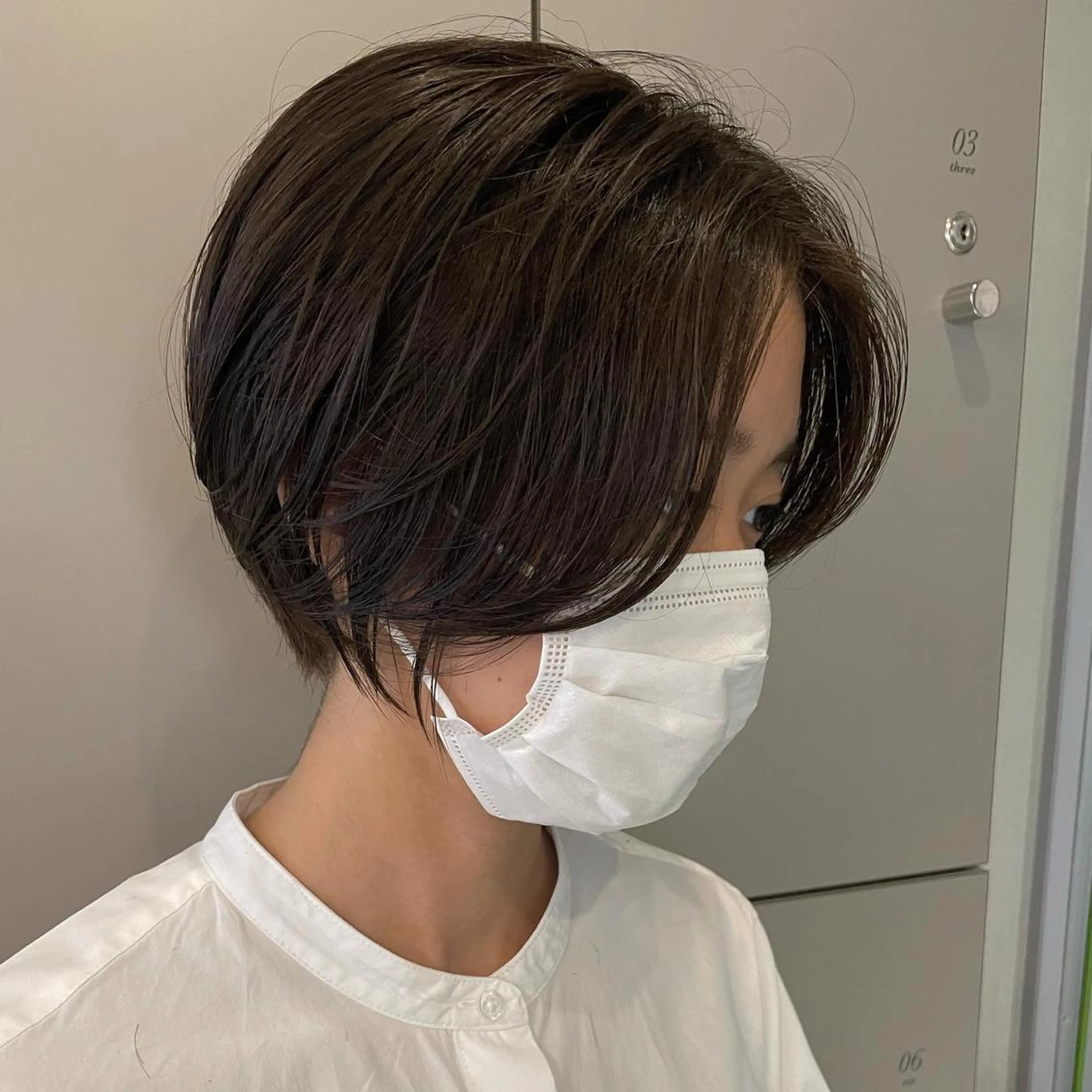 ショート 切りっぱなしボブ ショートボブ 丸みショート ミストバング ボブ カット ヘアカラー トリートメント C’LD hair  produce /シールドヘア所属・モテ髪/ボブ/ショー ト/アダチフウトのヘアスタイル