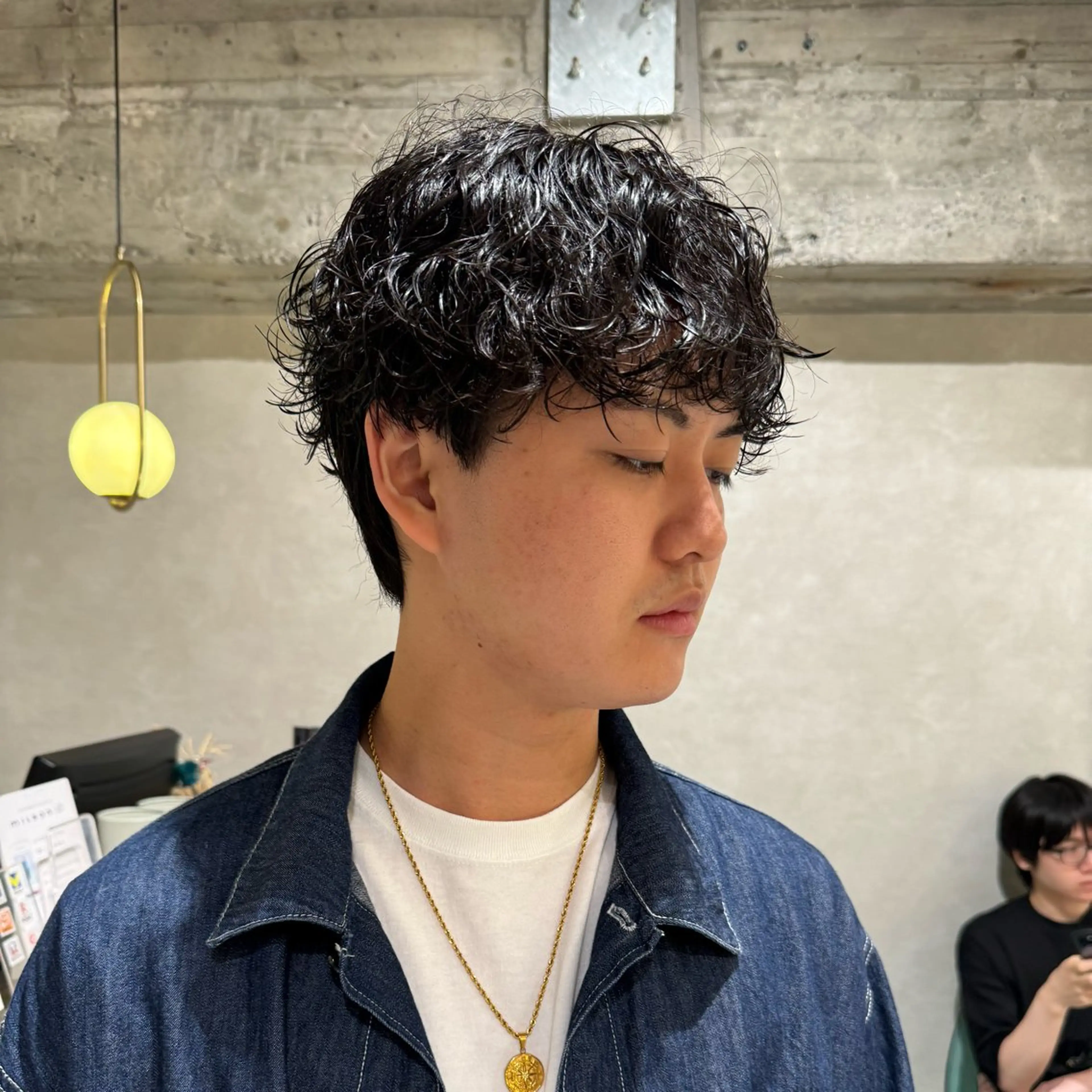 パーマ メンズ カット パーマ 新宿 韓国 シャドウパーマ 志龍のヘアスタイル