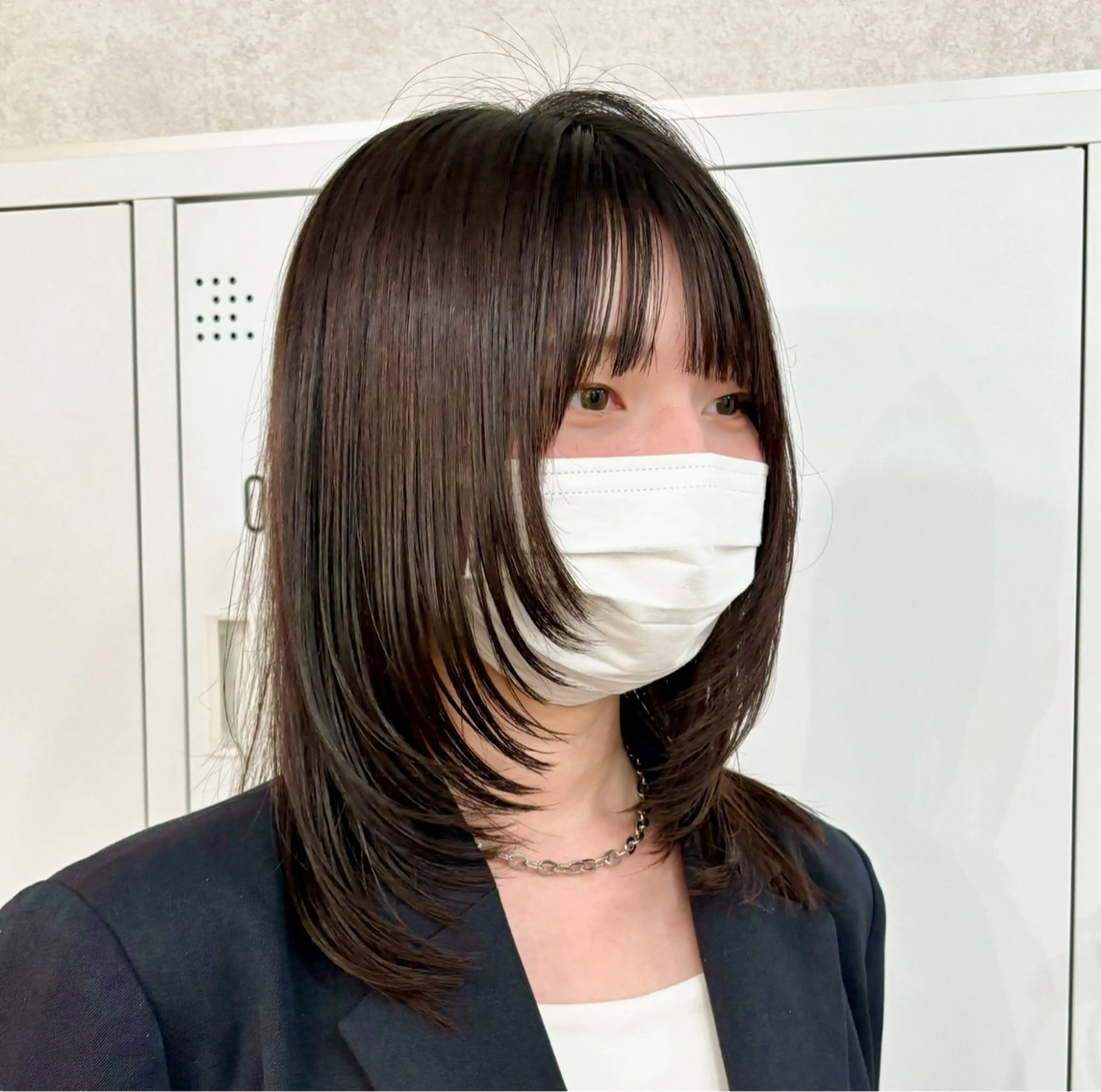 ミディアム カラー レイヤーカット ウルフカット カット ヘアカラー トリートメント ネヅ カオルのヘアスタイル