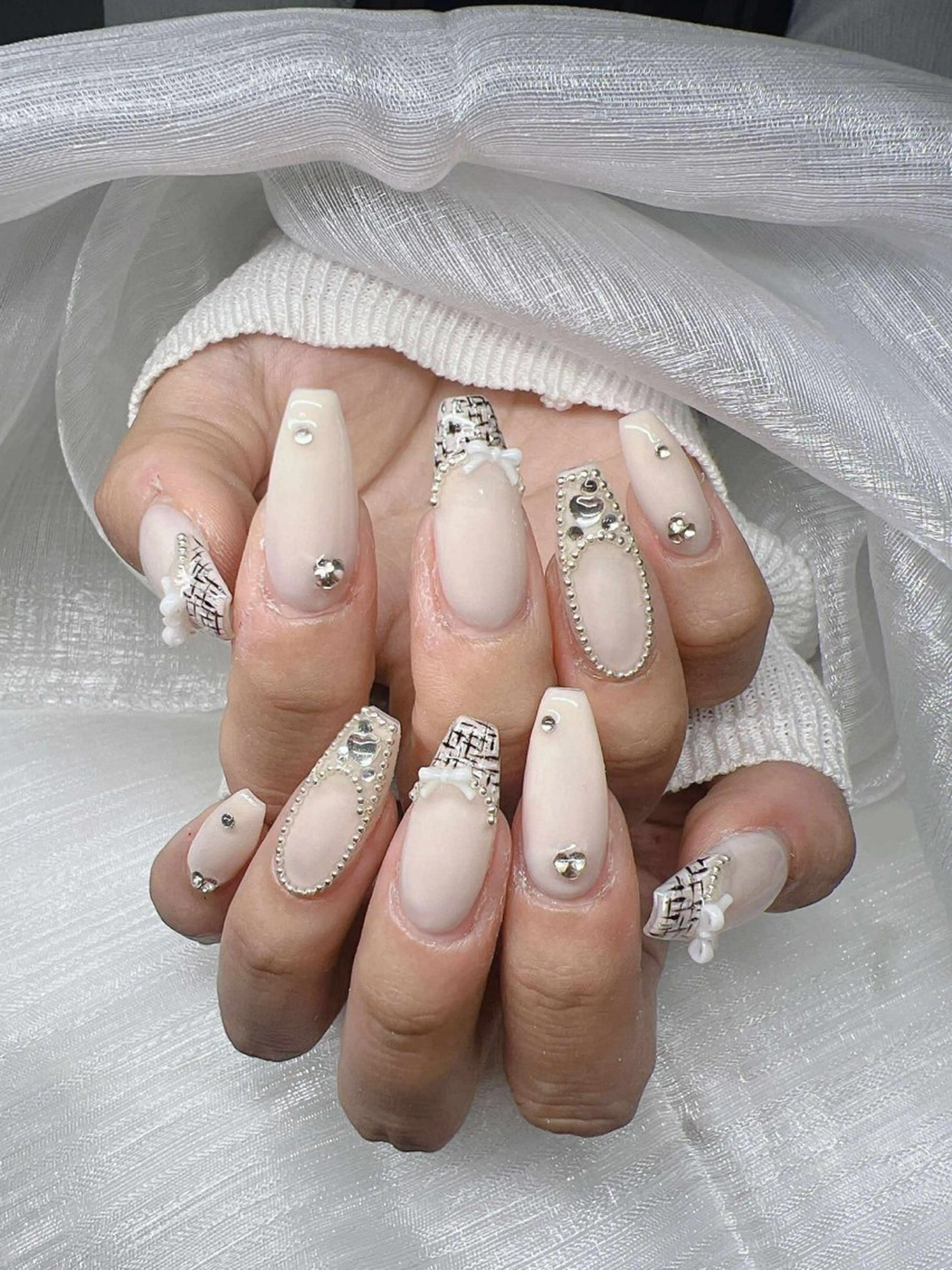 ネイル 長さ出し グラデーション 卒業式 キラキラネイル マグネットネイル ハンドネイル Lee Nailsのネイルデザイン