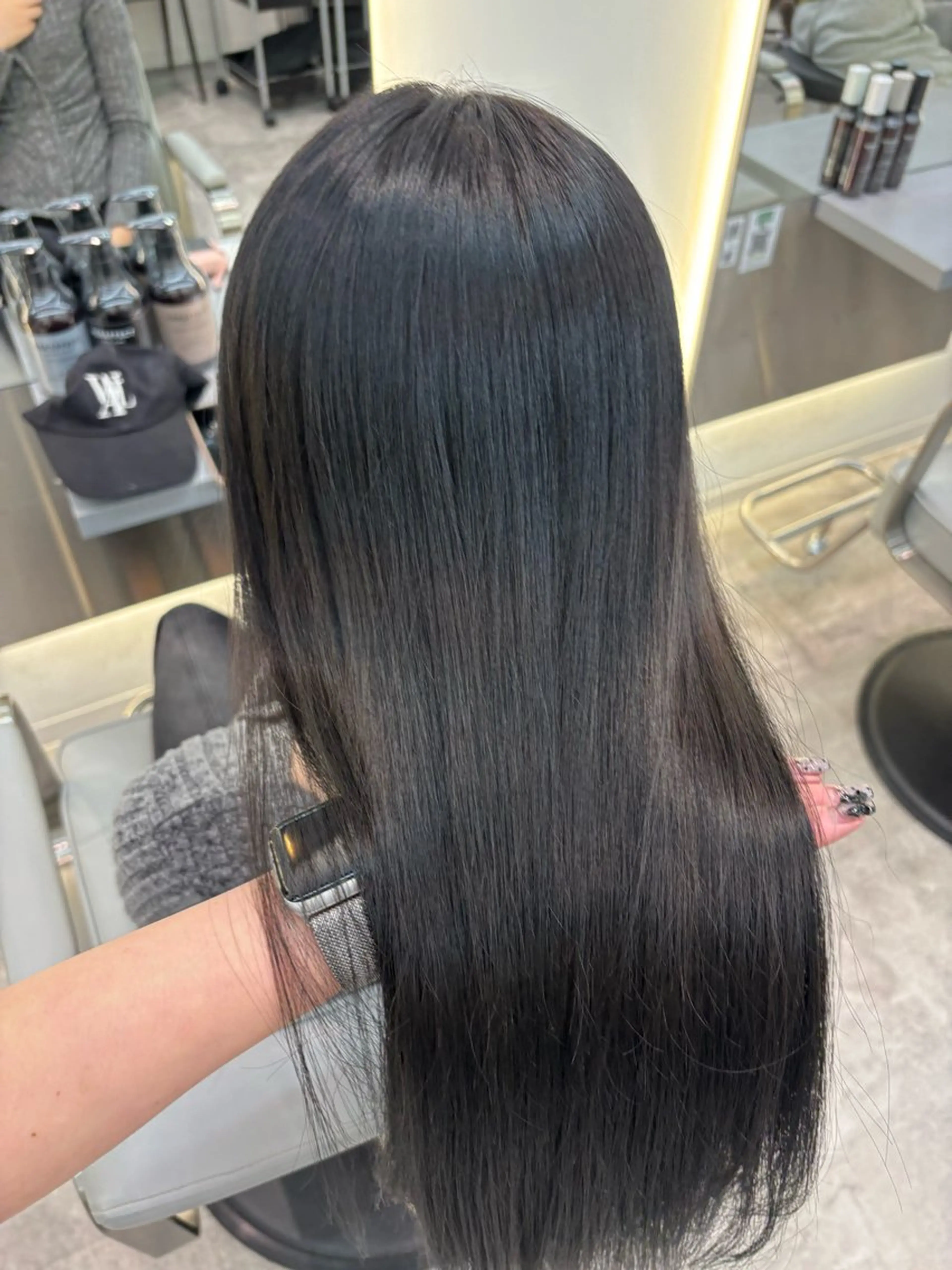 ロング ヘアカラー 艶髪ストレート🫶 AYANAのヘアスタイル