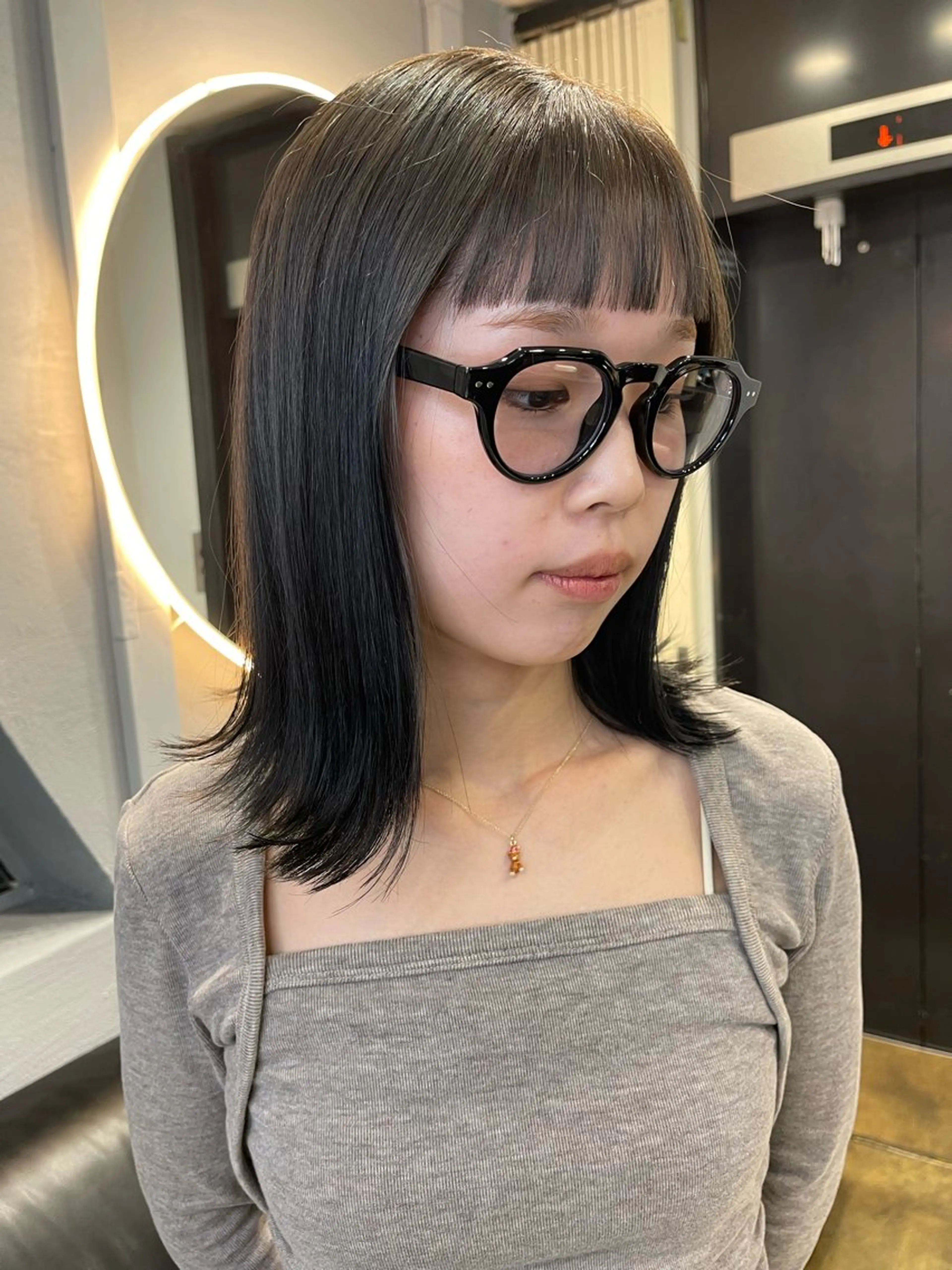 ミディアム カラー ブリーチ ケアブリーチ デザインカラー ダブルカラー イヤリングカラー カット ヘアカラー 宮崎　達也 ブリーチ／レイヤーのヘアスタイル