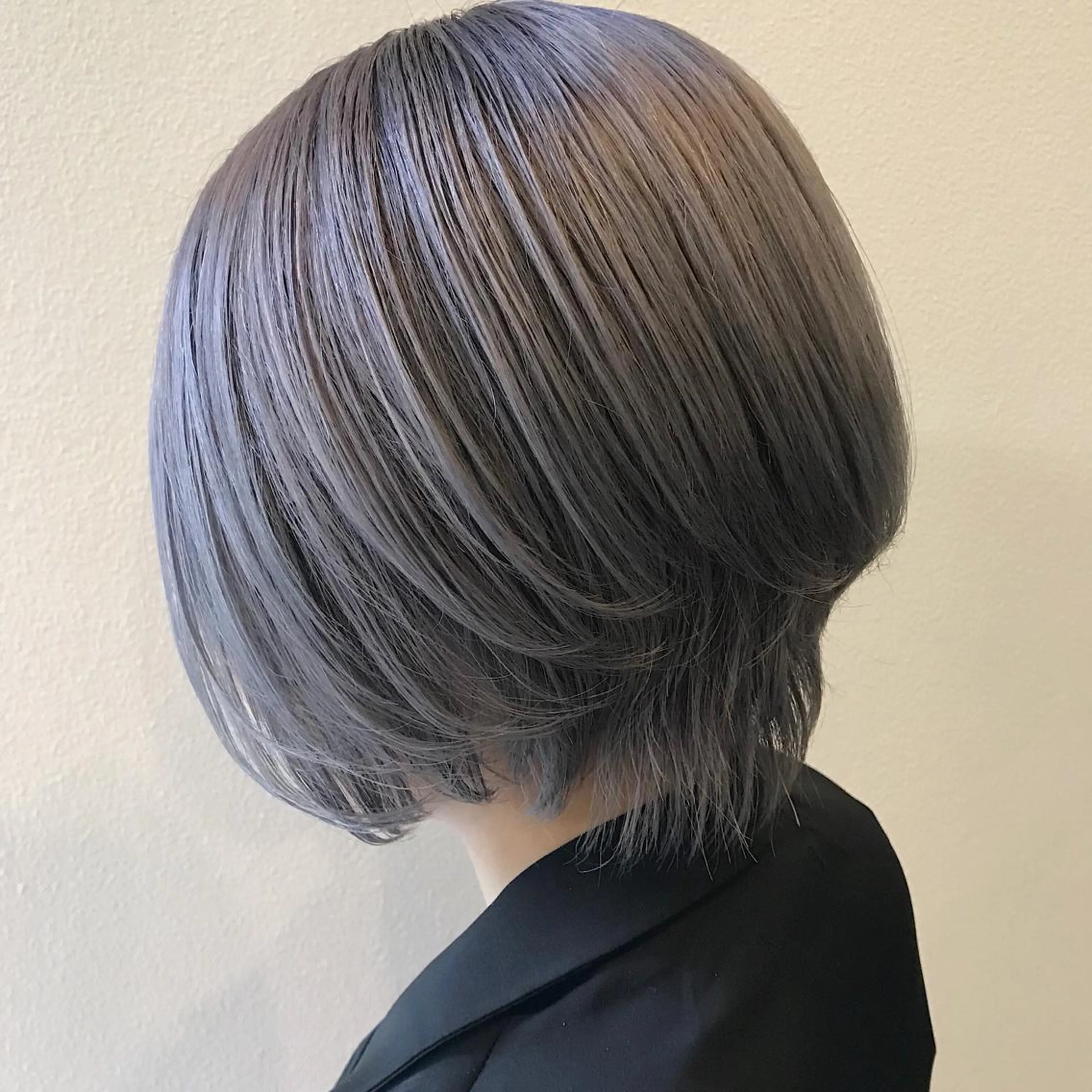 ショート カラー シルバー ホワイトシルバー ヘアカラー トリートメント lani 天神大名/ブリーチのヘアスタイル