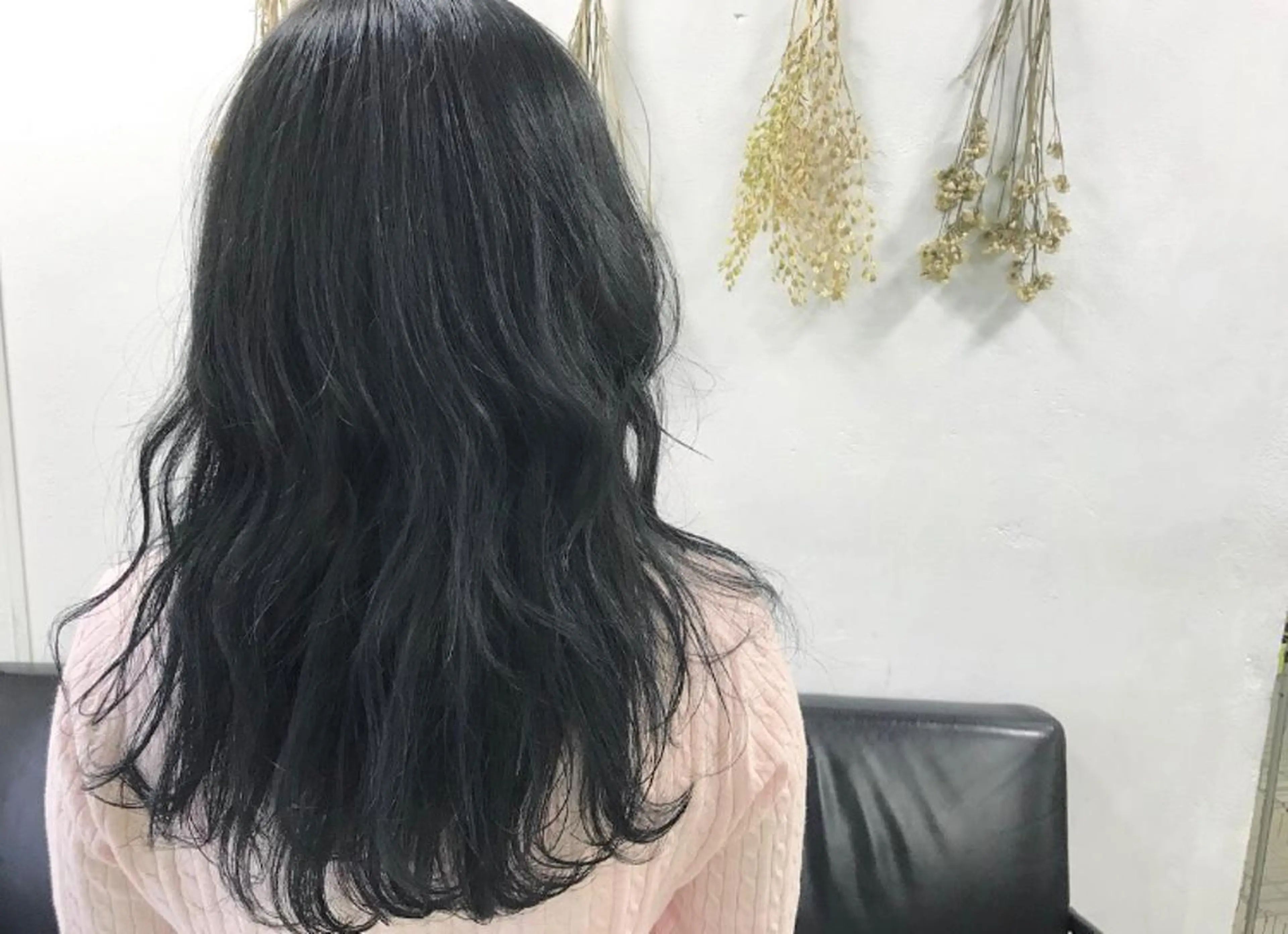 セミロング カラー パーマ アッシュ ブルーカラー 韓国ヘア🇰🇷/ レイヤーカット✂︎のヘアスタイル