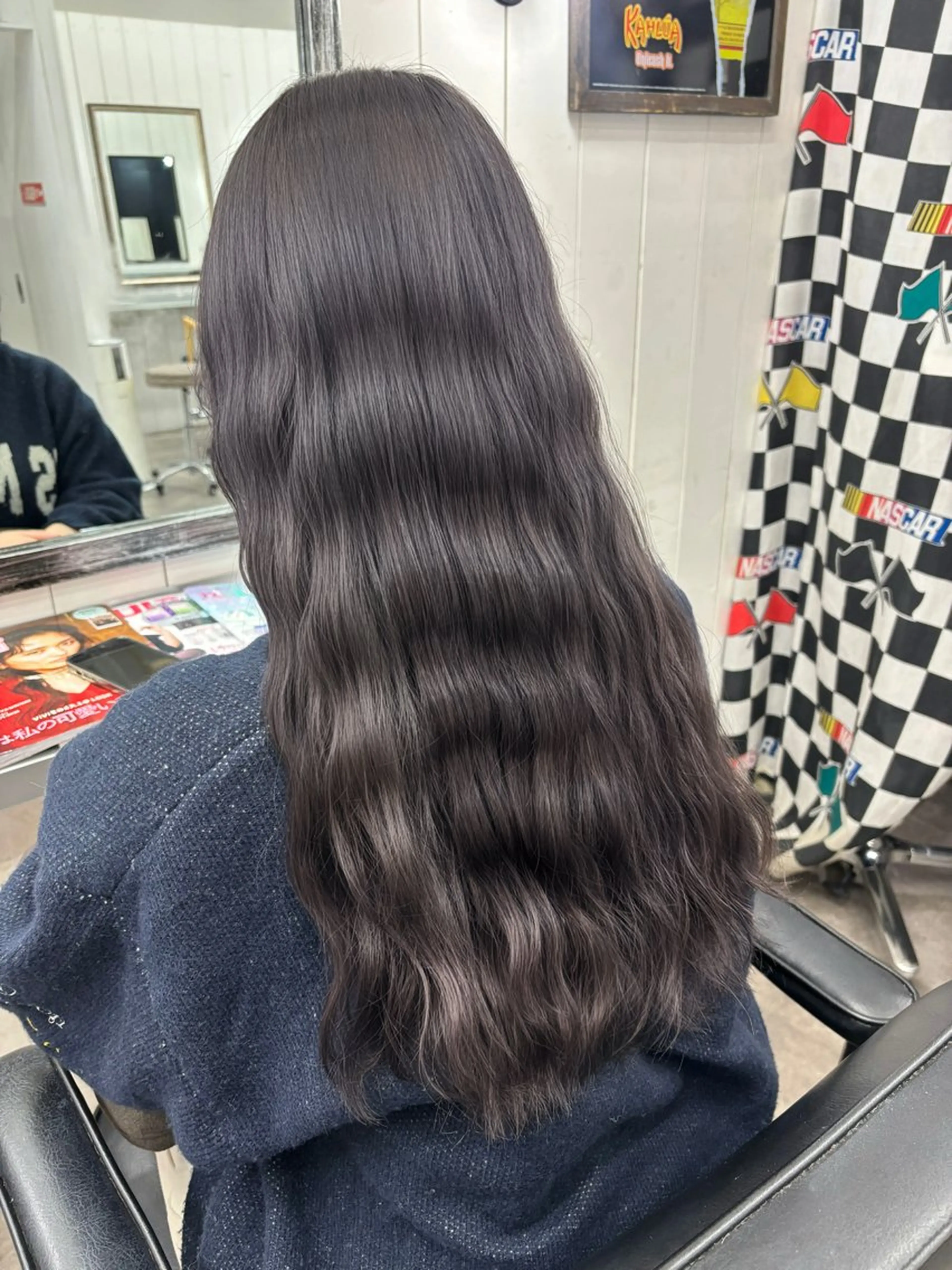 ロング カラー ブリーチ カット ヘアカラー トリートメント Ann./艶髪 /レイヤーカットのヘアスタイル