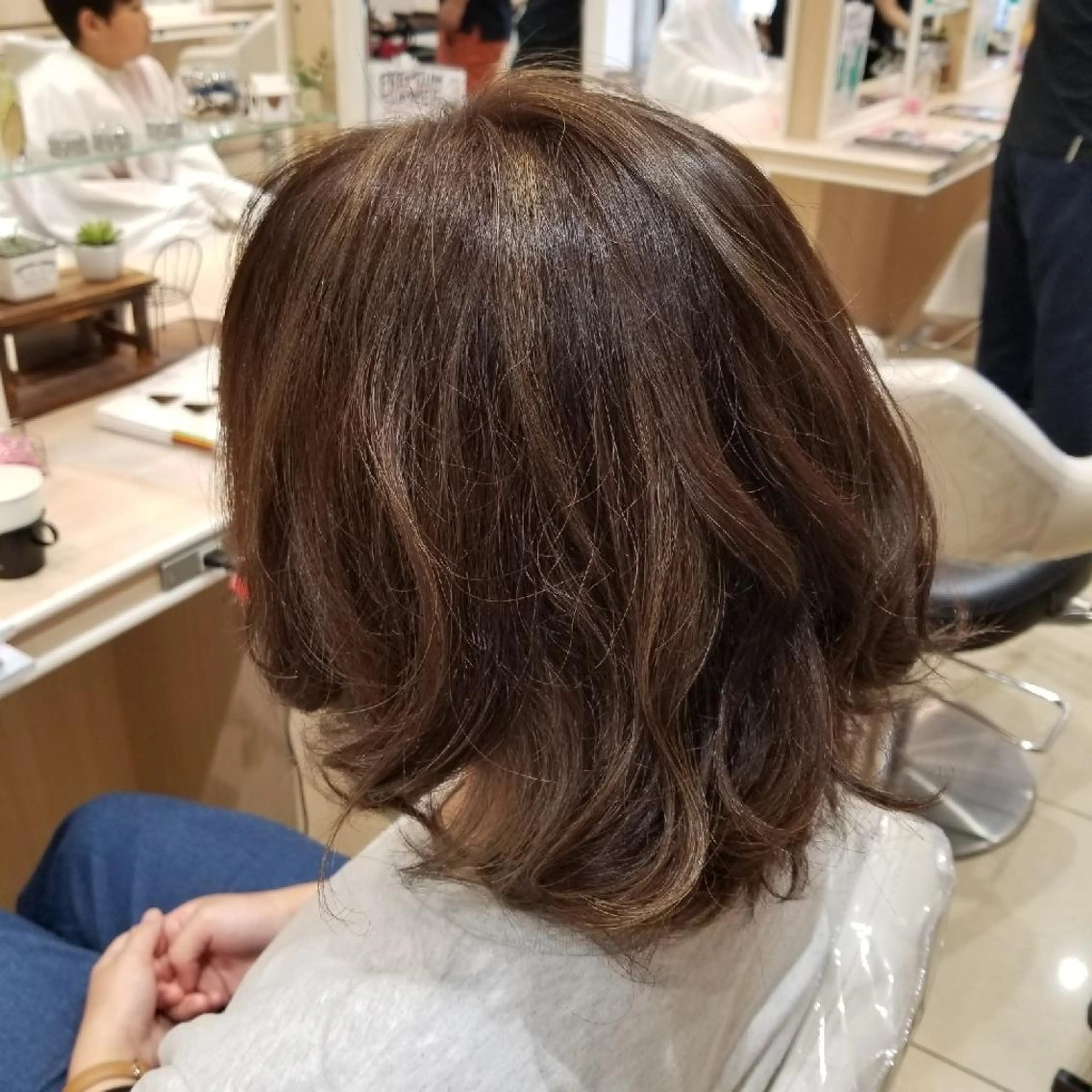 ミディアム カラー 山内 佐江子のヘアスタイル