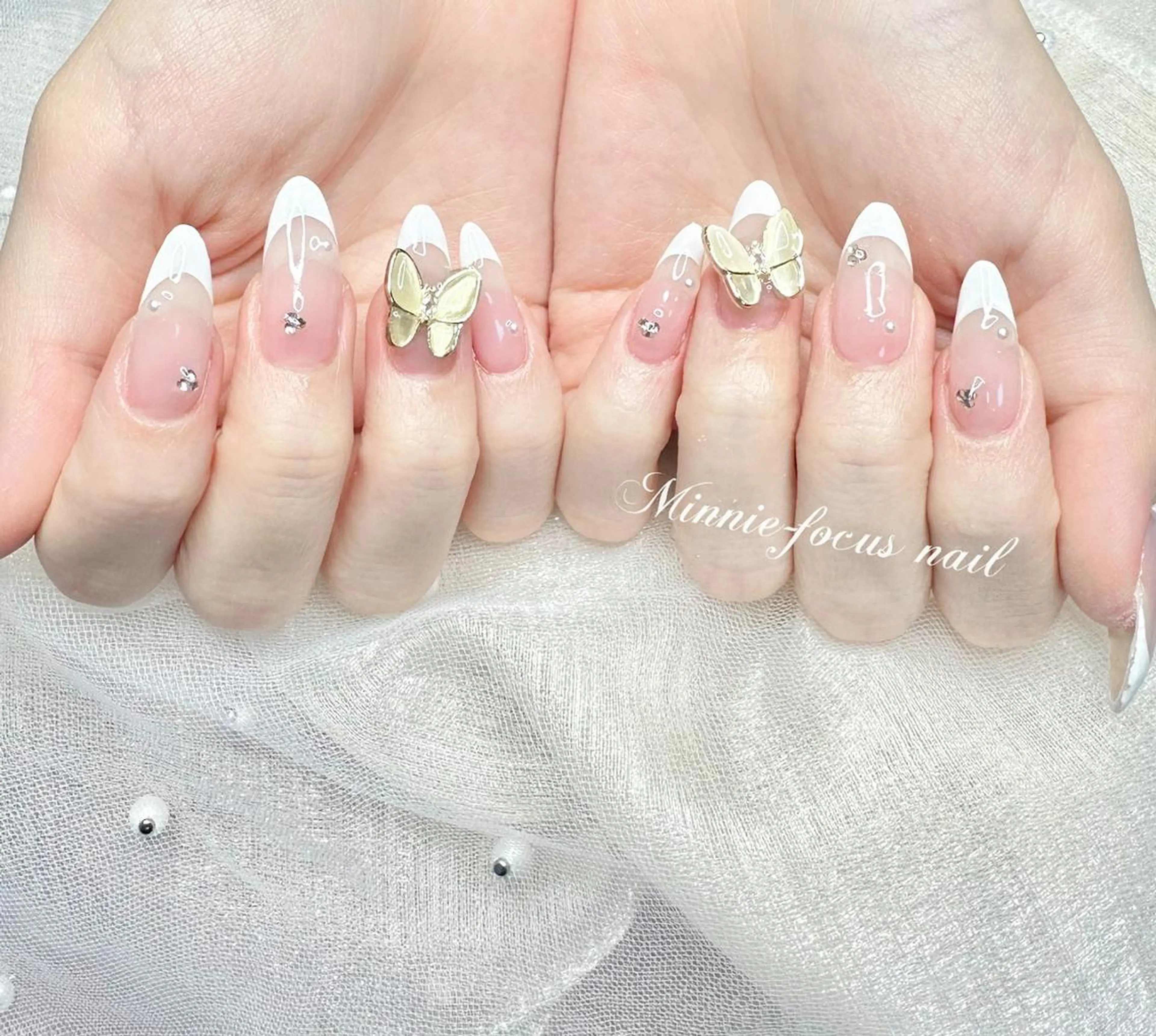 ネイル フレンチネイル キラキラネイル 韓国ネイル スカルプネイル ワンホンネイル ハンドネイル 🧸Lydia nail✨のネイルデザイン