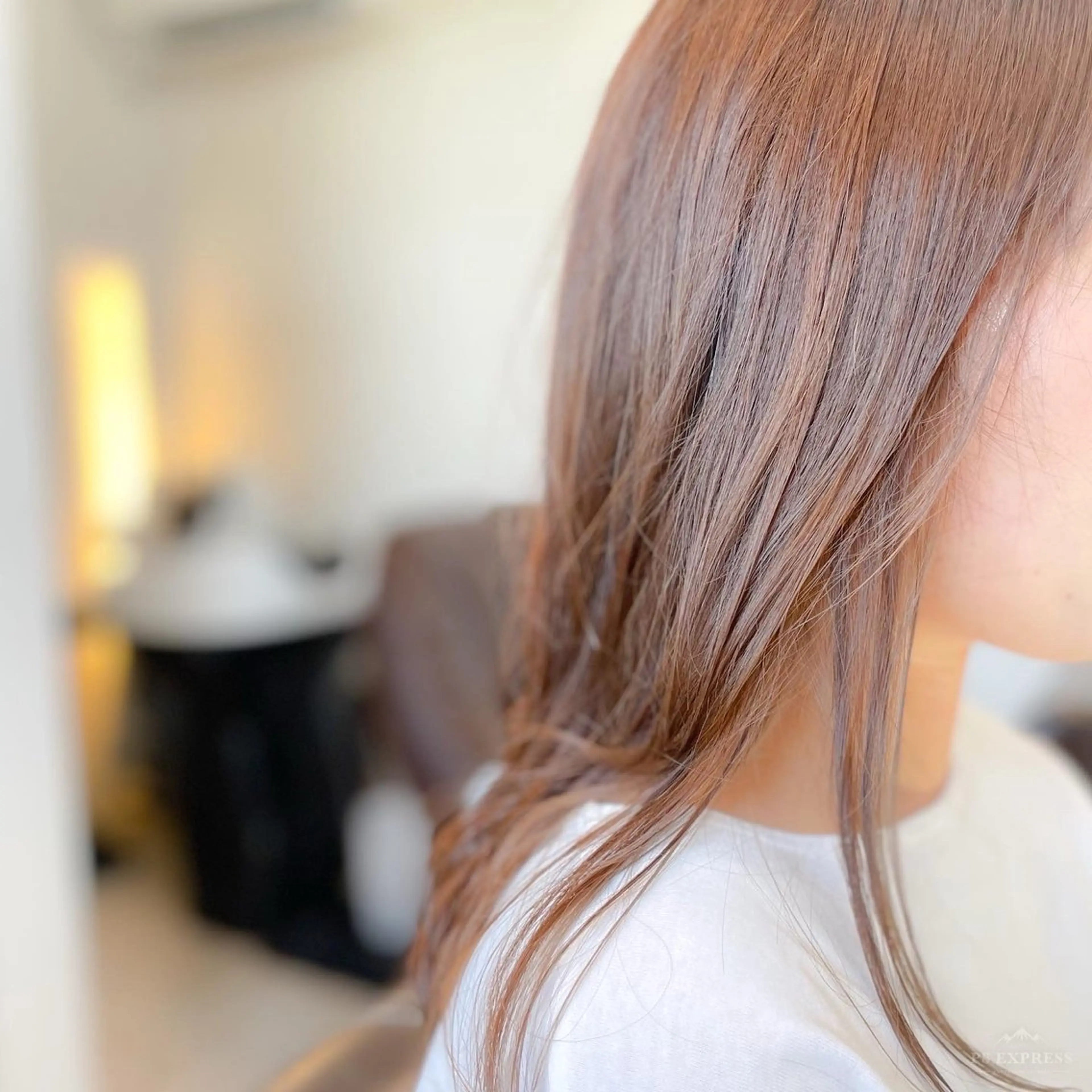 セミロング 栗原 あゆみのヘアスタイル