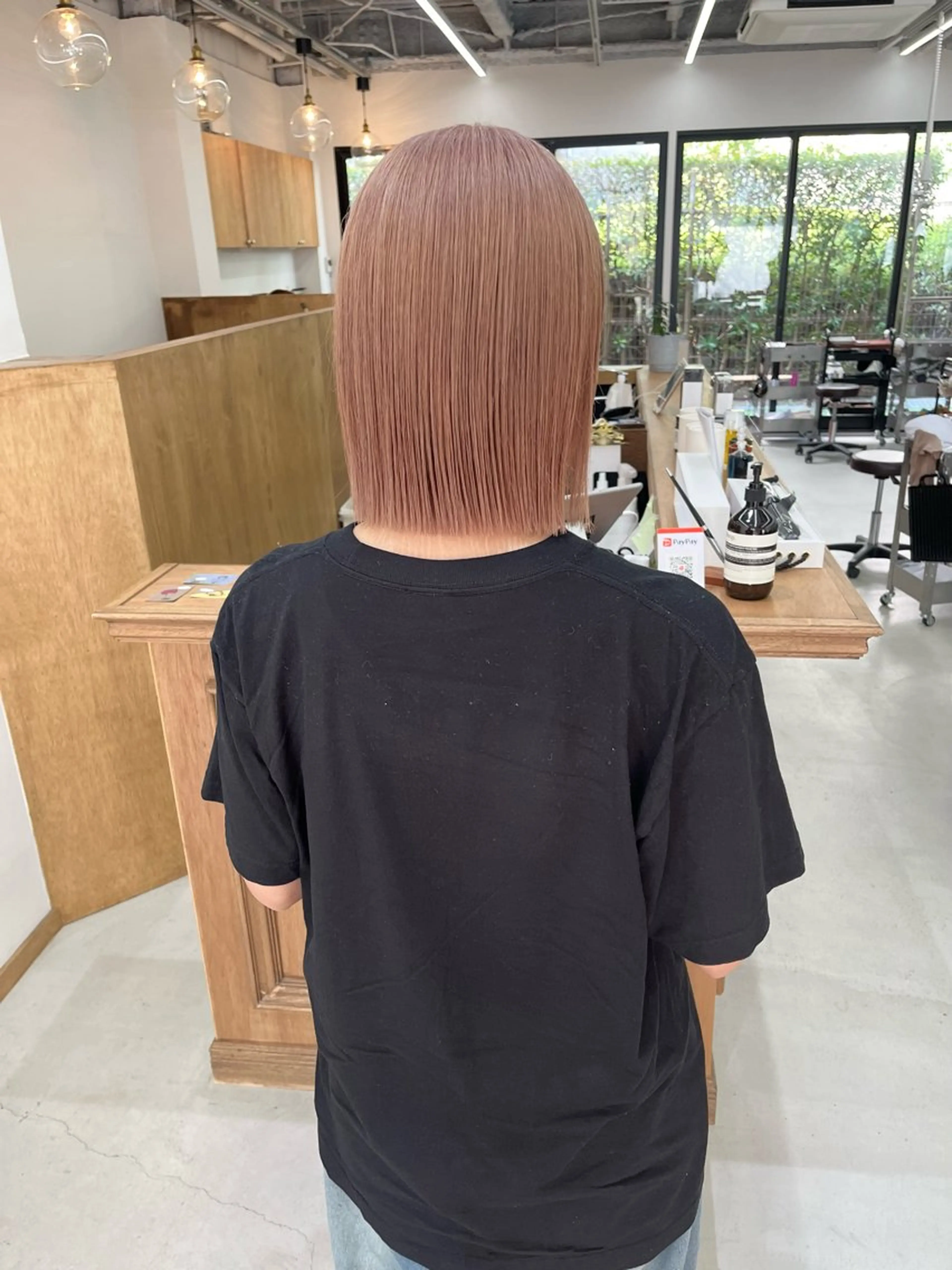 ショート カラー ヘアアレンジ ベージュカラー ブリーチ ハイトーンカラー ハイトーンベージュ ボブ ヘアカラー トリートメント ena/ブリーチなし 暖色・ベージュ🎀のヘアスタイル