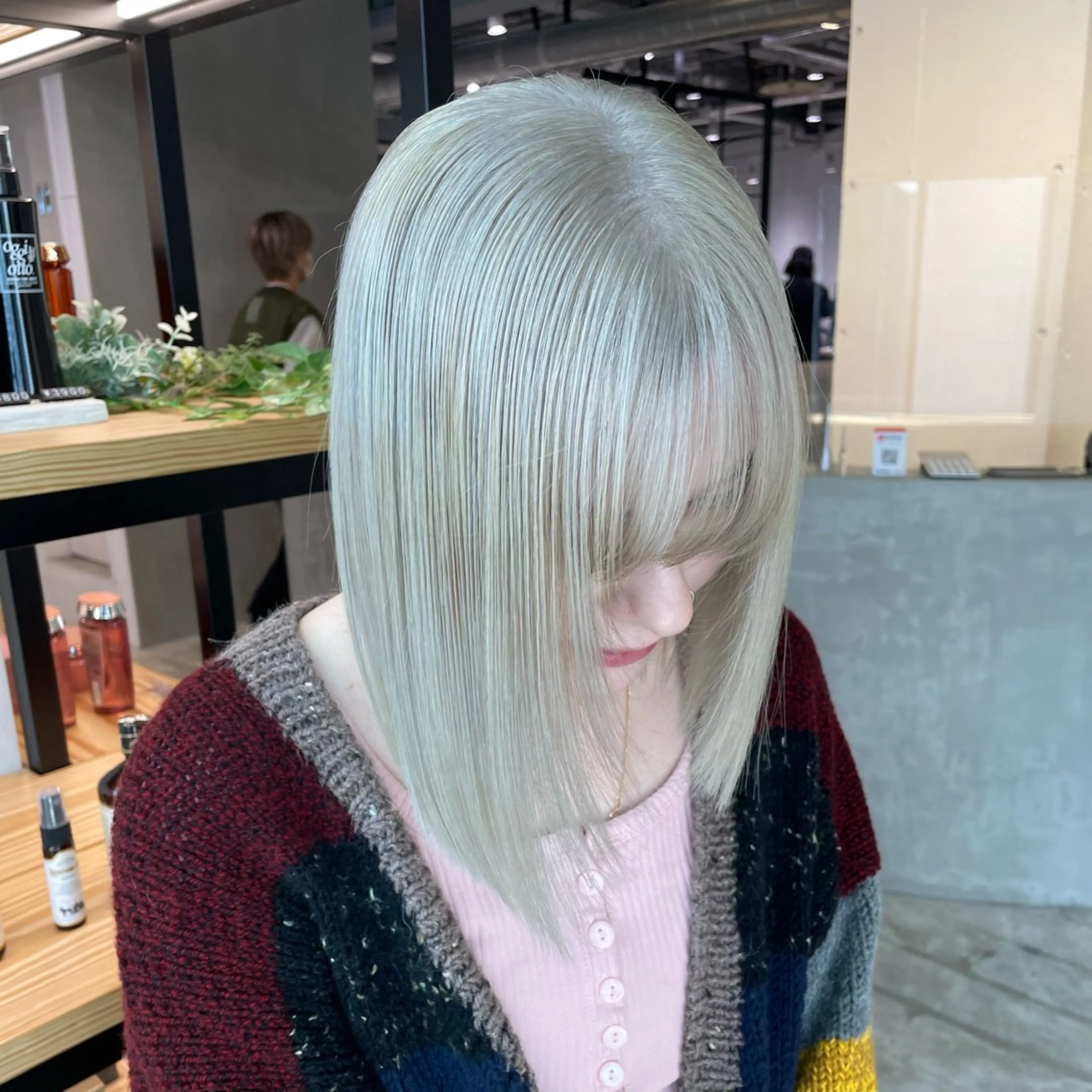 ショート カラー カット ヘアカラー トリートメント ヘアセット 原宿🩵ハイトーン 🍓ྀིまいか🩵のヘアスタイル