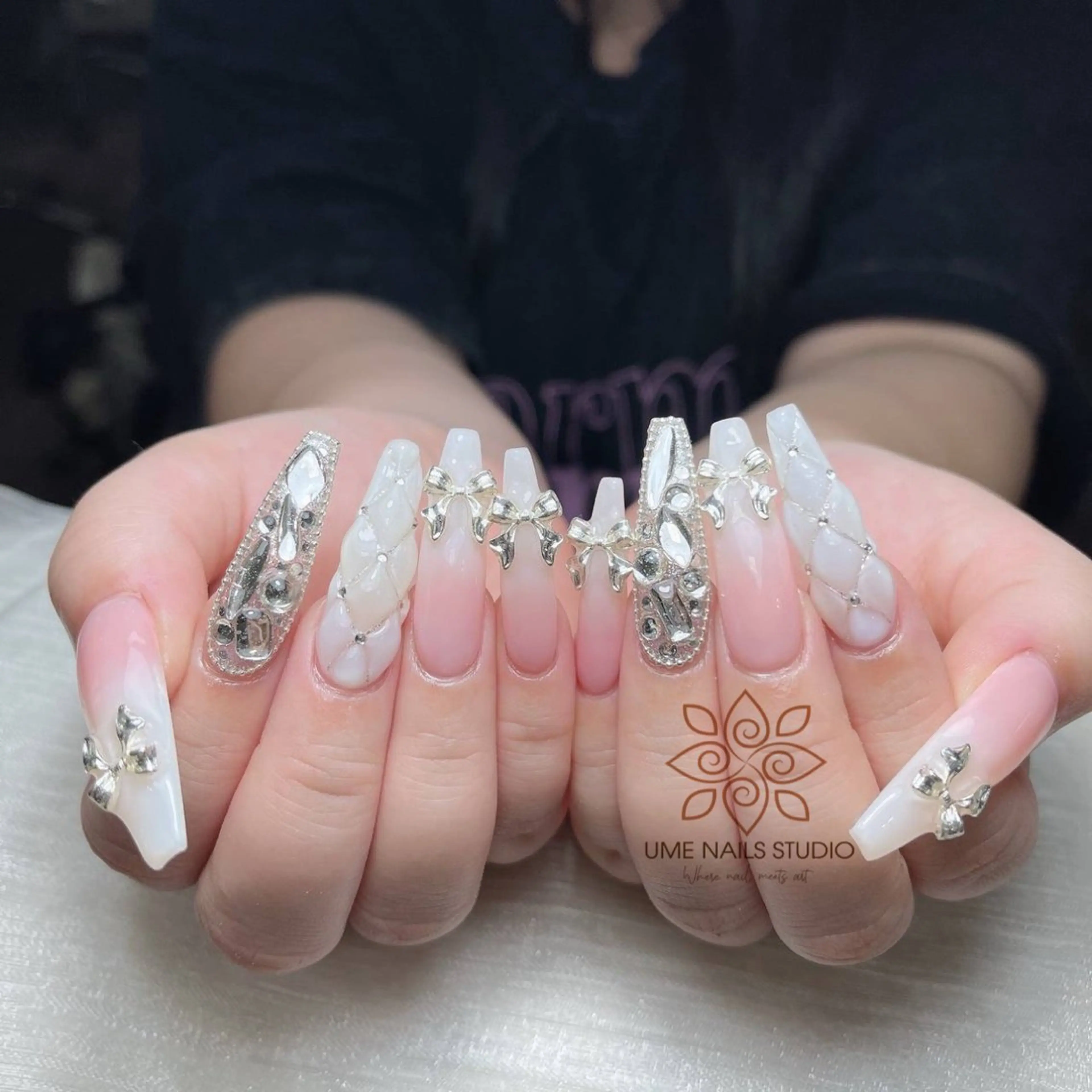 ネイル チークネイル クリアネイル ガーリー キラキラネイル 韓国ネイル ハンドネイル Ume Nail Studioのネイルデザイン