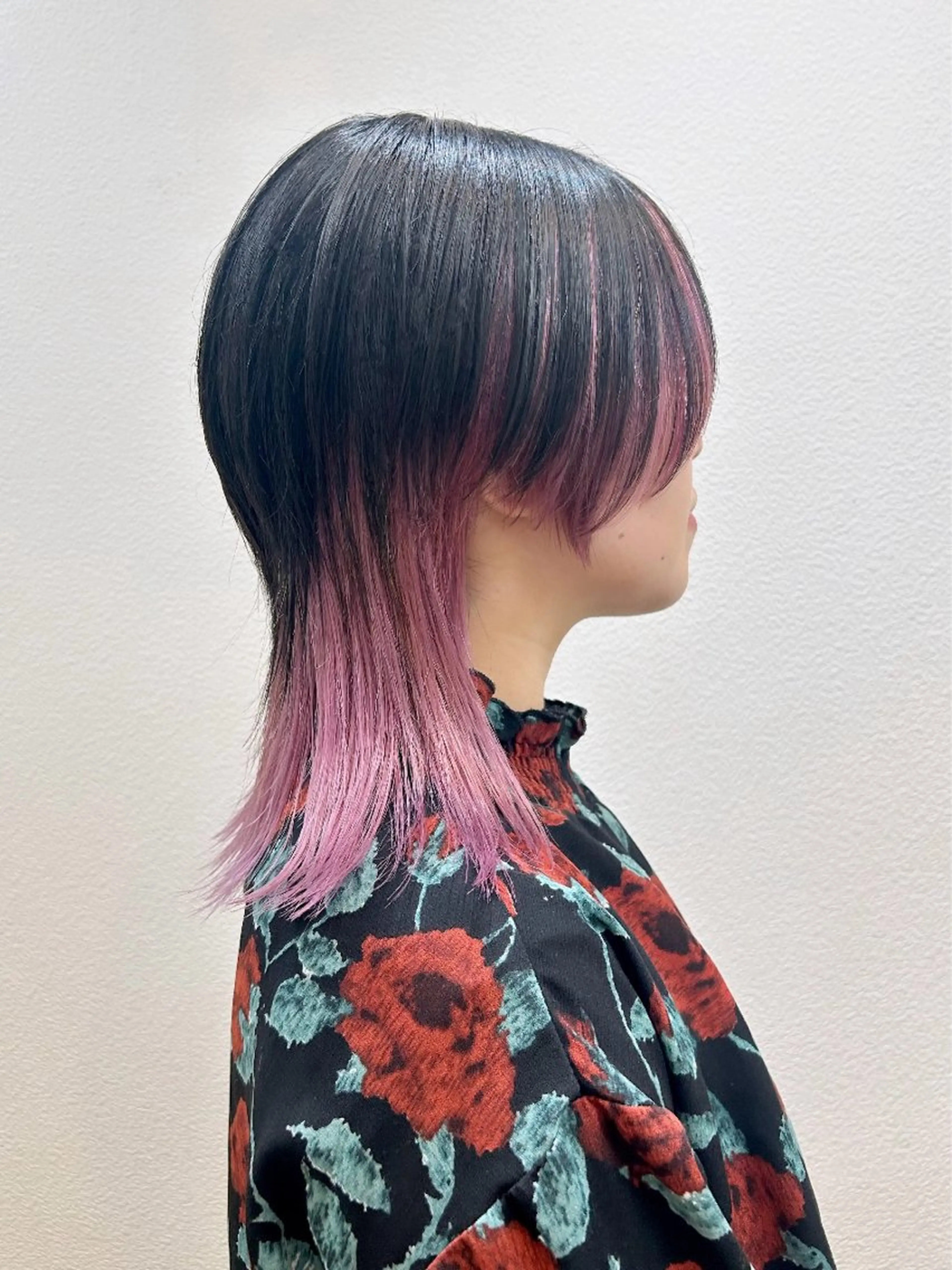ミディアム 伸ばしかけ ウルフカット カット ヘアカラー トリートメント Maya🦋 ハイトーン特化のヘアスタイル