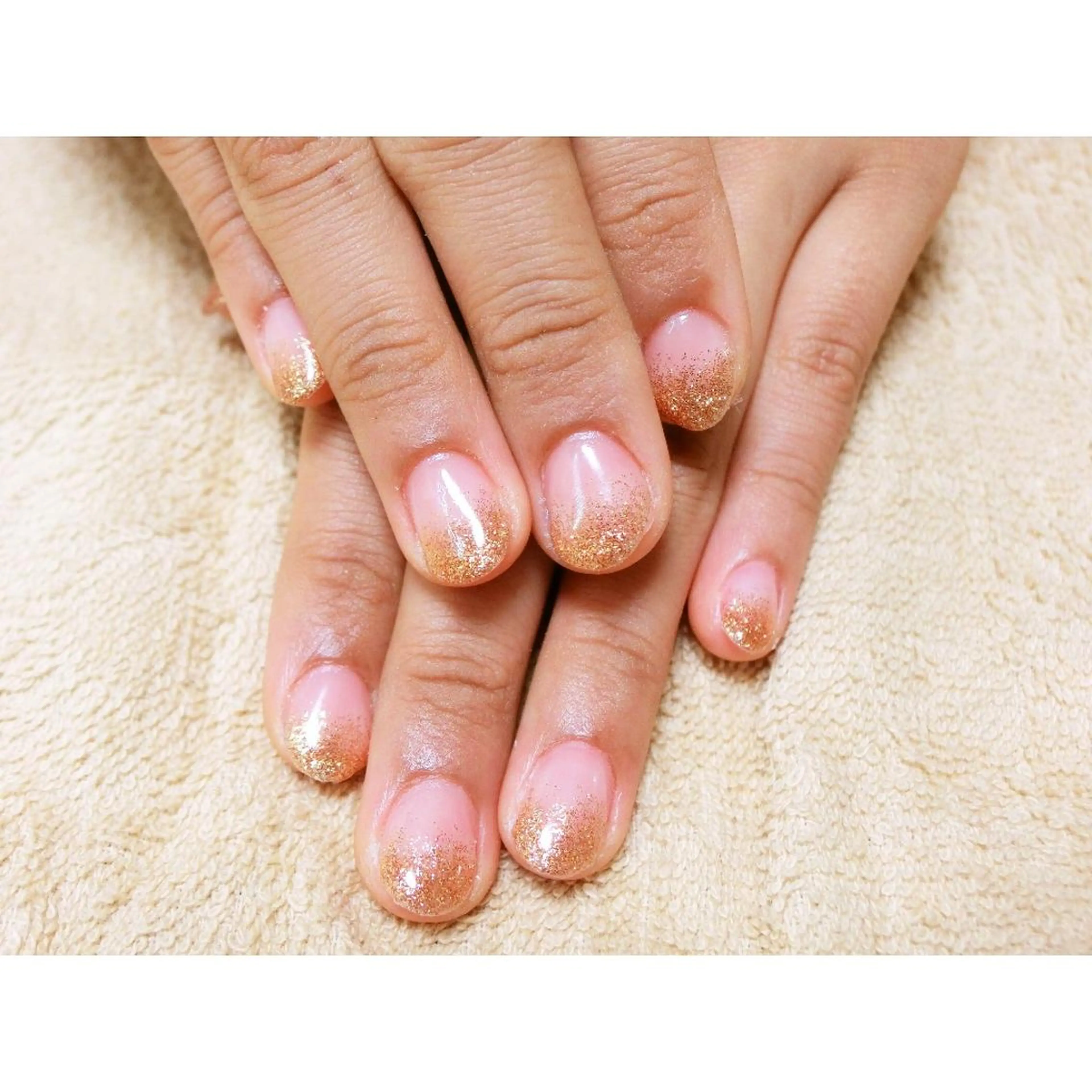 ネイル ラメ(グリッター) ラメグラデーション 痛ネイル/ワンホン/ フィルイン/長さだしのネイルデザイン