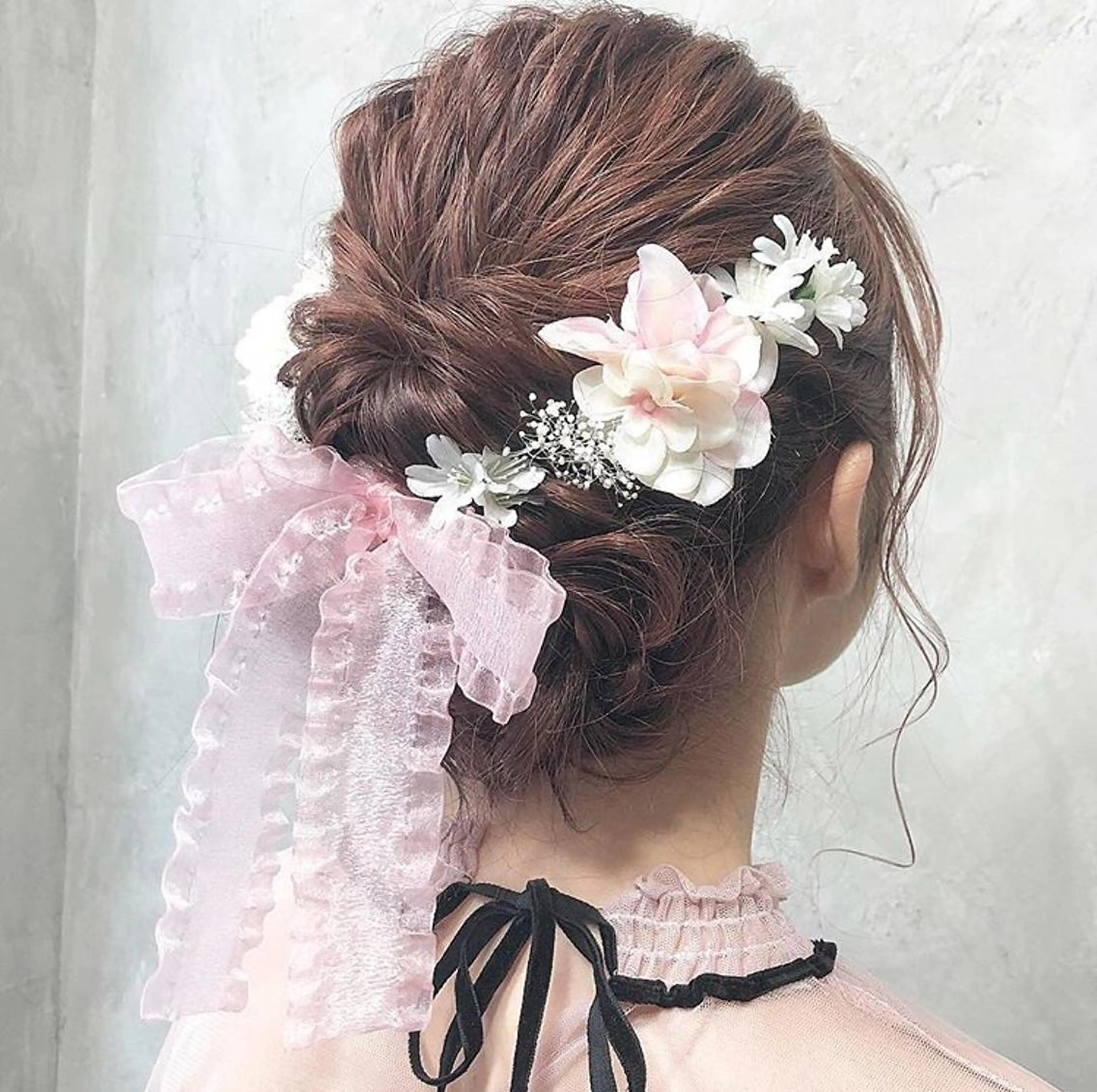 セミロング ヘアアレンジ 艶ピンク*ヘアセット 🌙shioriのヘアスタイル