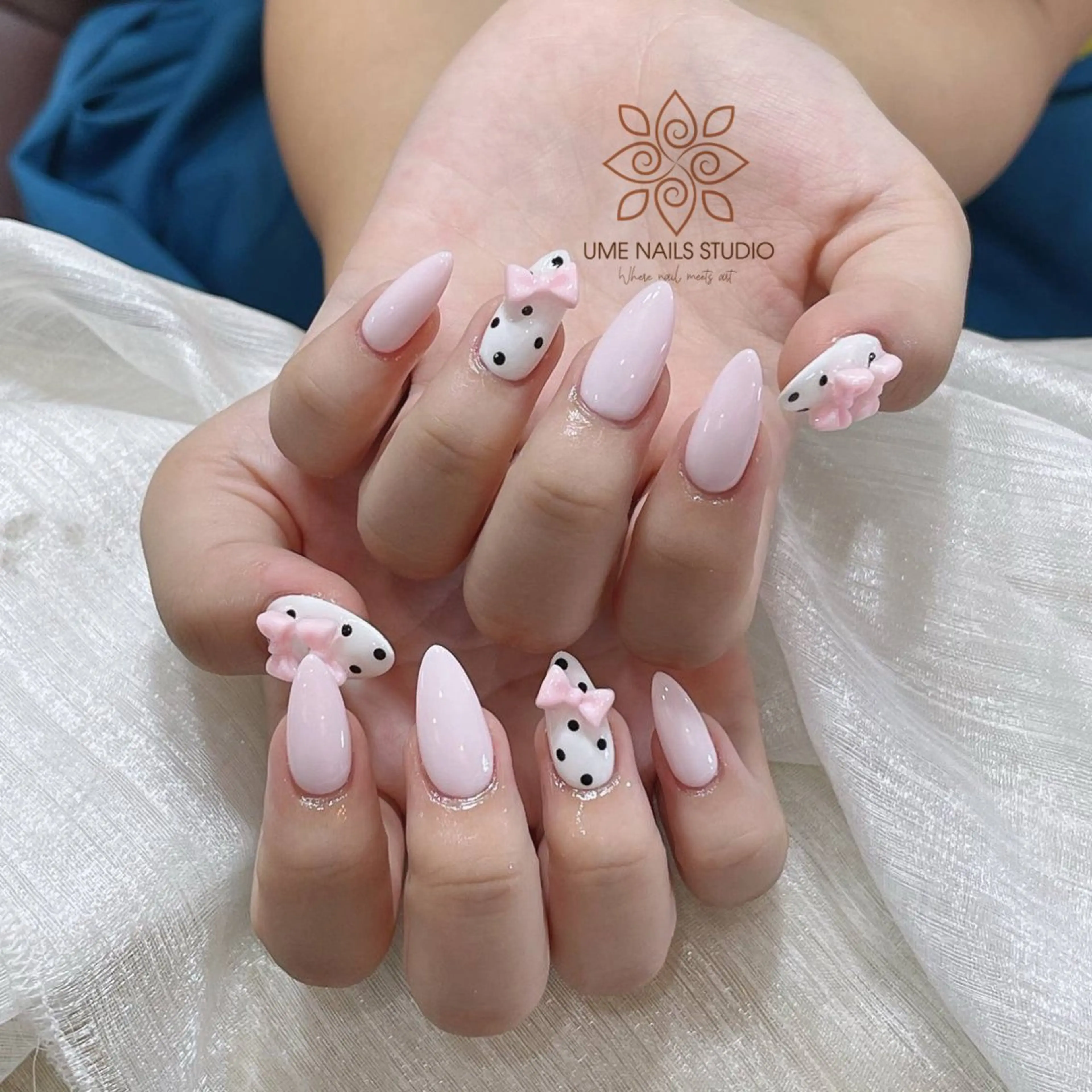 ネイル チークネイル クリアネイル ガーリー キラキラネイル 韓国ネイル ハンドネイル Ume Nail Studioのネイルデザイン