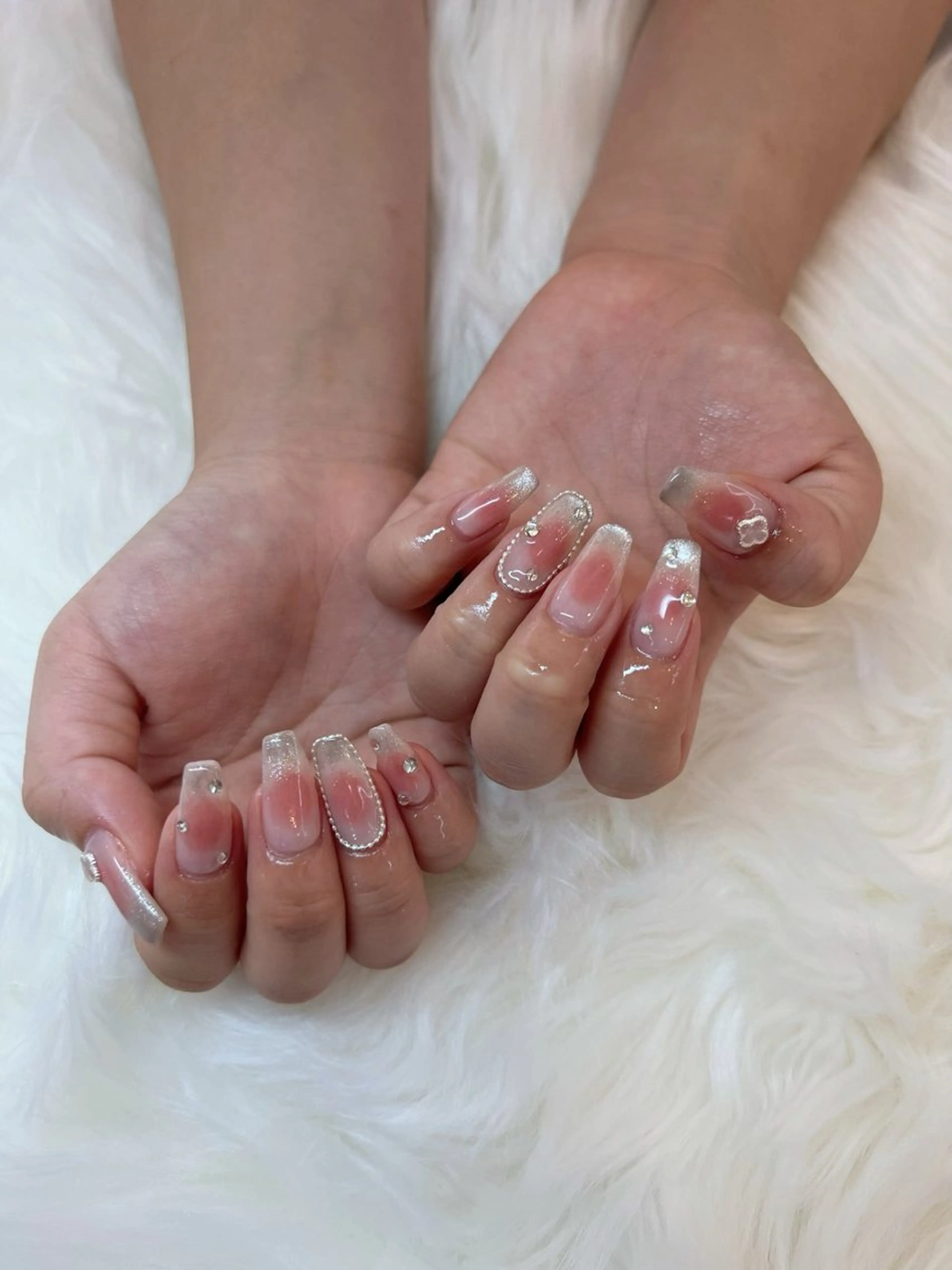 ネイル ハンドネイル ハンドケア RÊVIA所属・RÊVIA (レヴィア)のネイルデザイン