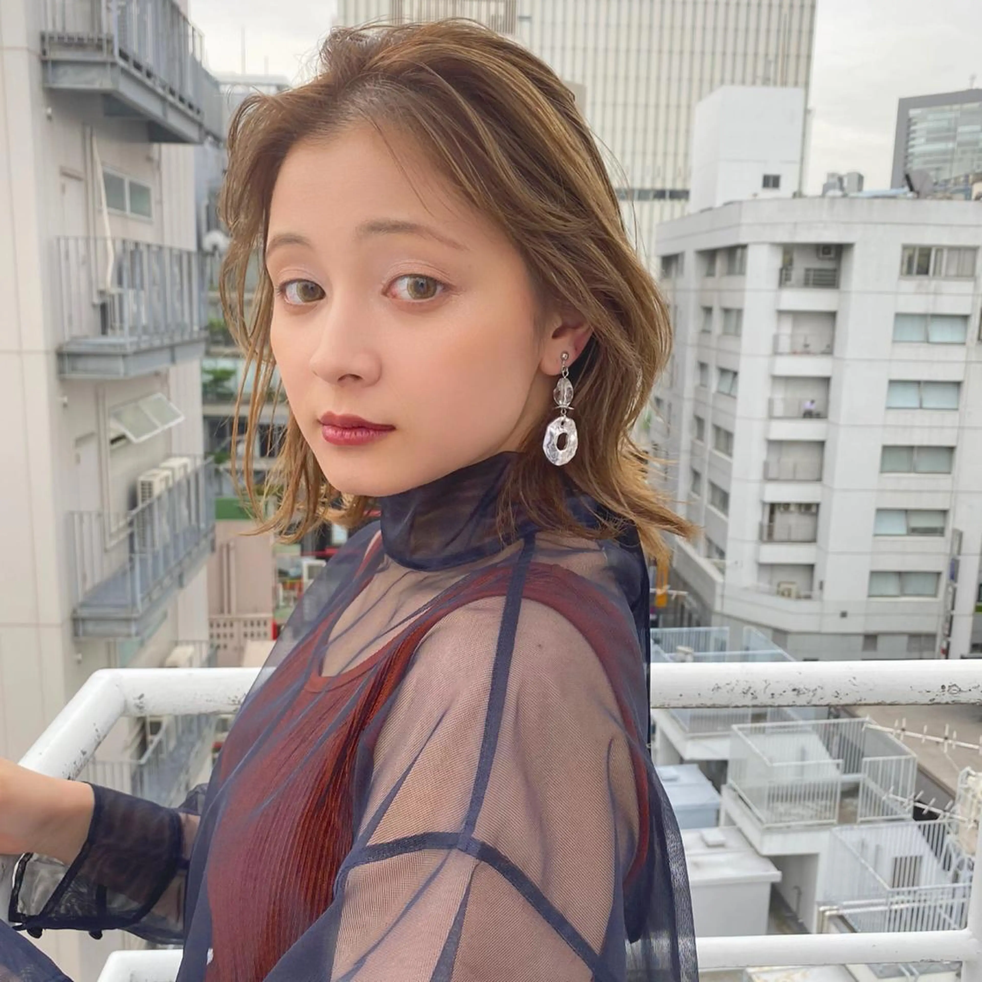 プレイングカラー🤍 細めハイライトのヘアスタイル