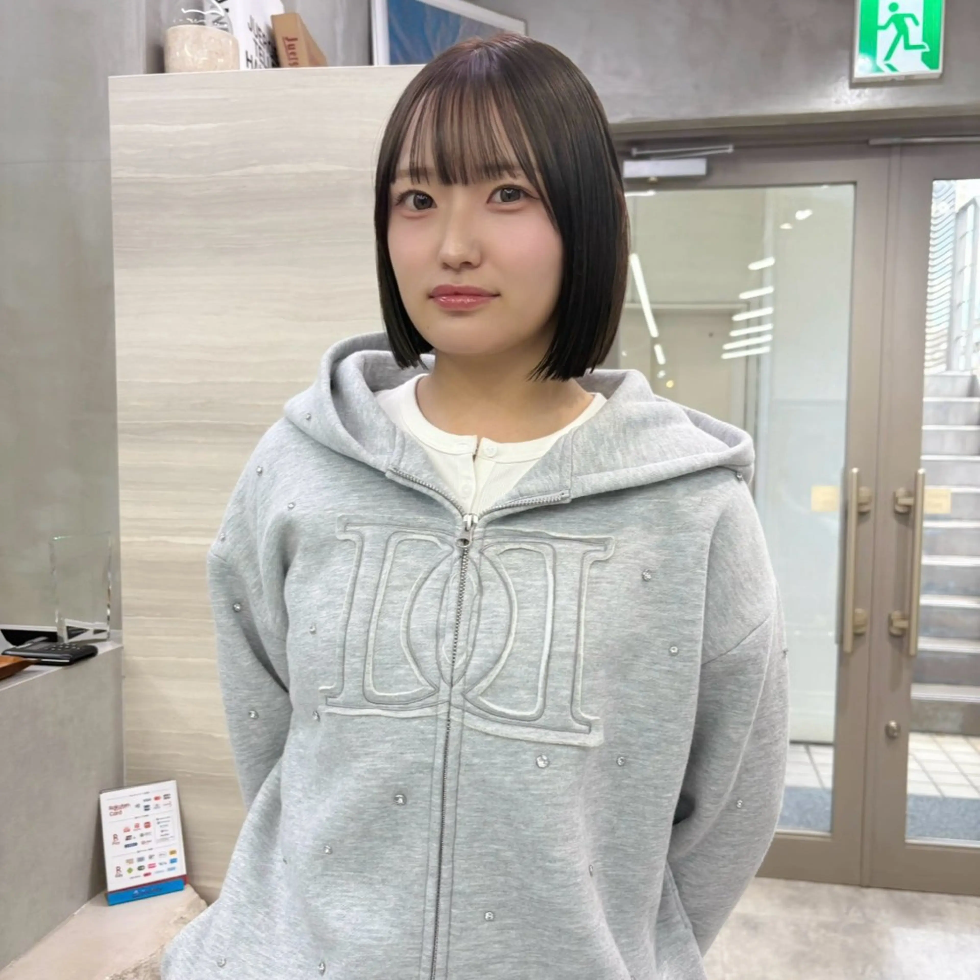 ショート カラー 透明感カラー オリーブカラー The Path ARENのヘアスタイル