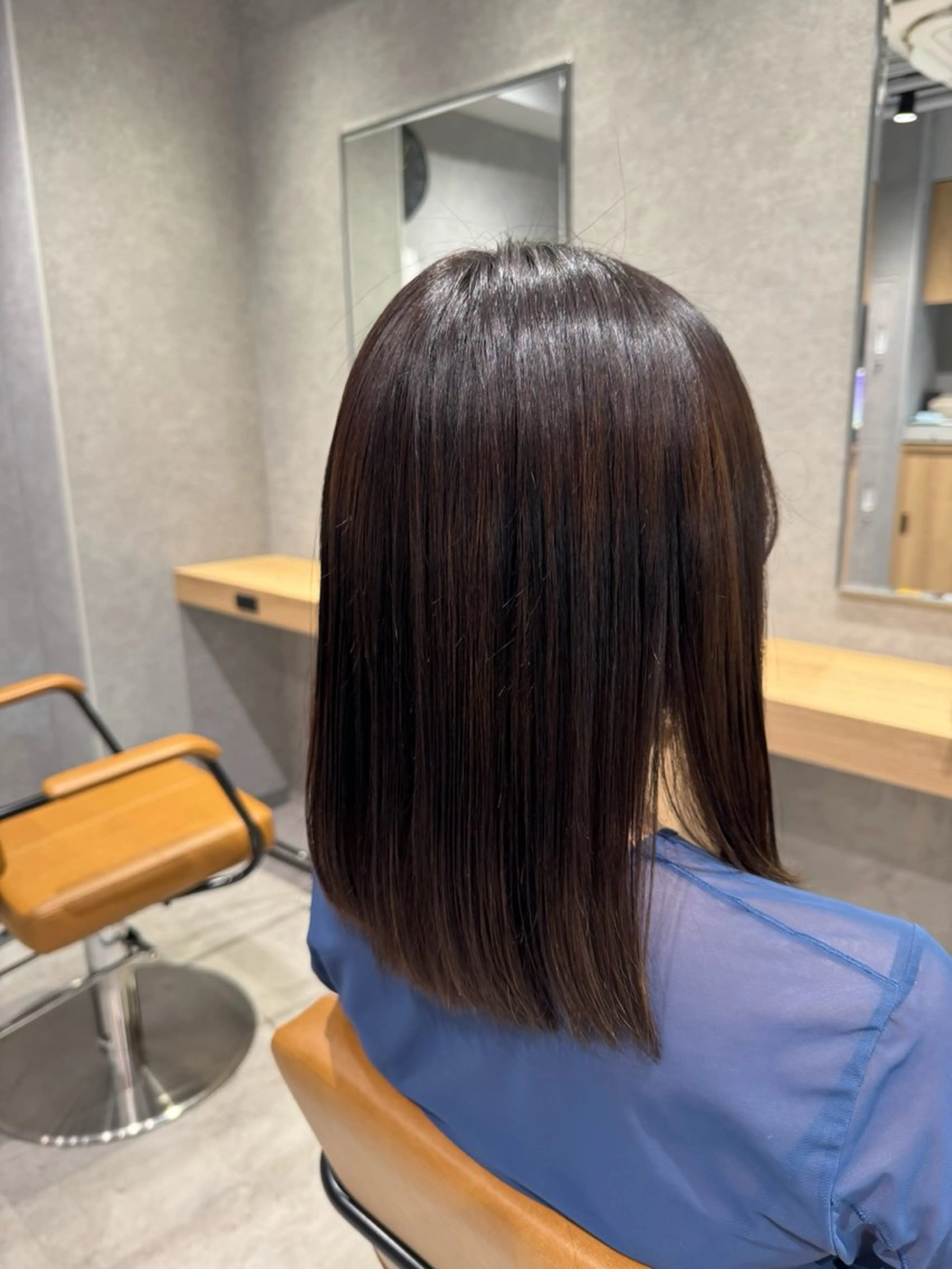 セミロング ヘアカラー 青木 あいかのヘアスタイル