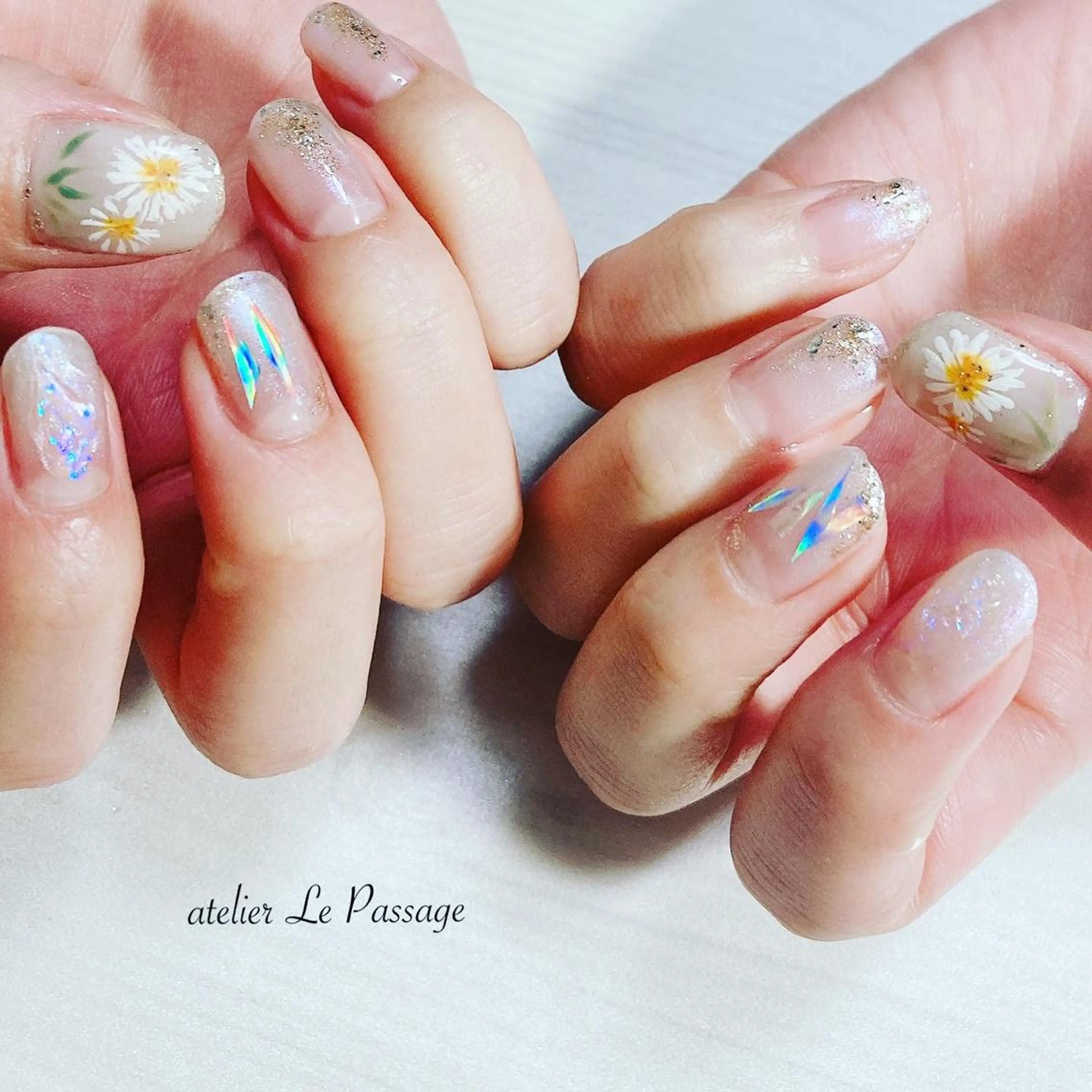 ネイル フラワーネイル ジェルネイル キラキラネイル ニュアンスネイル オフィスネイル Atelier Le Passage所属・h nakatsukaのネイルデザイン