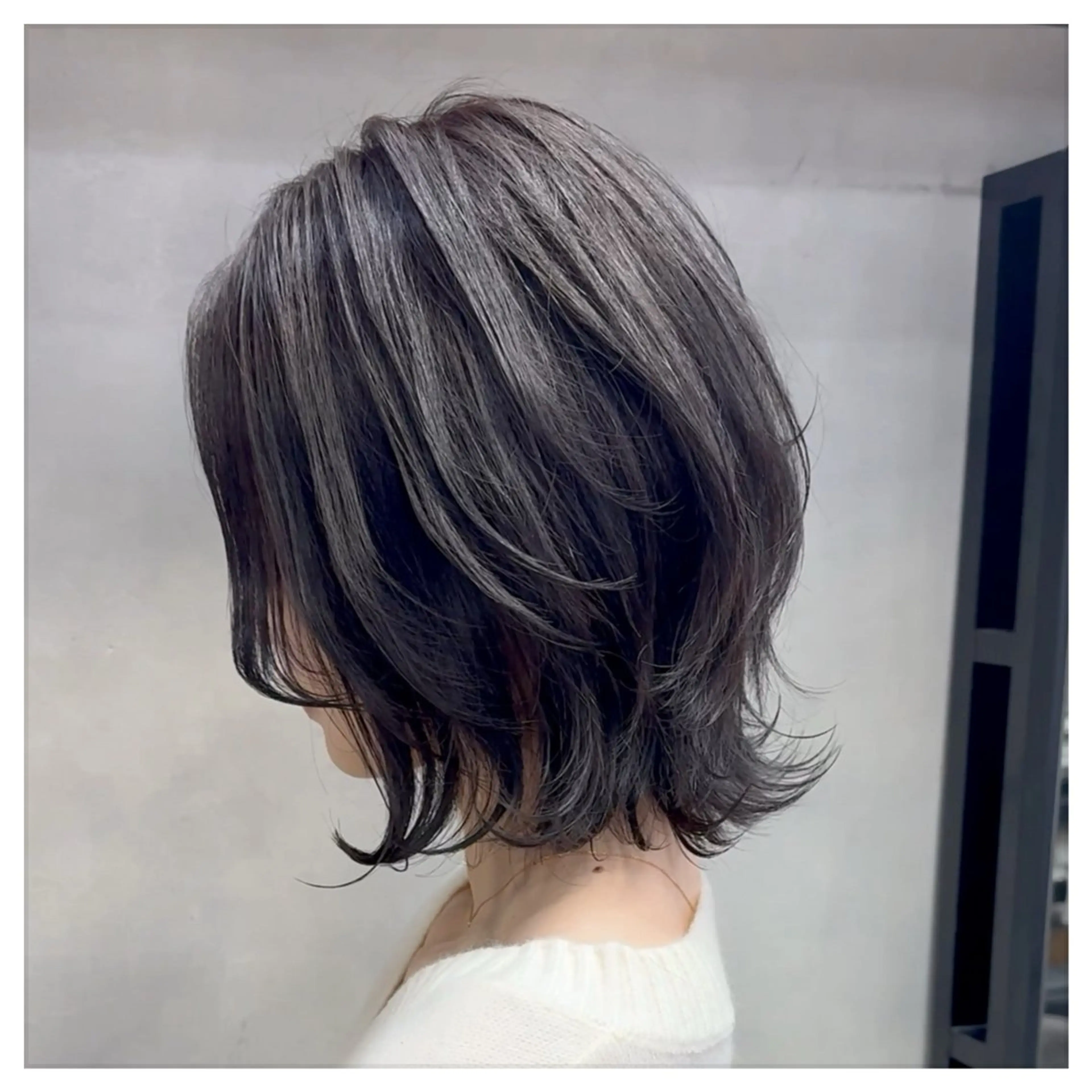 ショート カラー ボブ ウルフカット ウルフボブ カット ヘアカラー トリートメント ショート・ハイトーン ズーキーのヘアスタイル