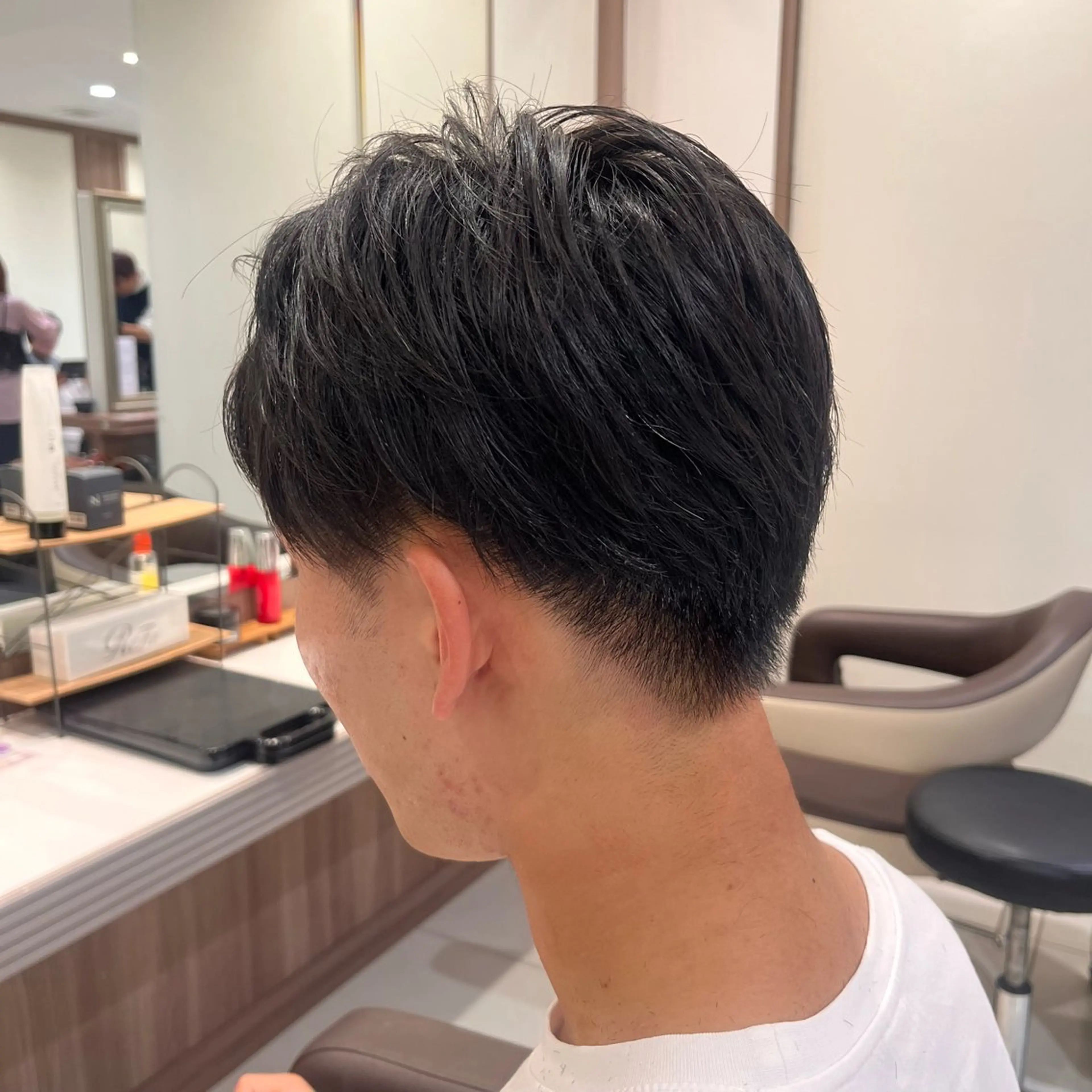 ショート メンズ カット ナチュラル暖色カラー 🤎 佐藤栞のヘアスタイル