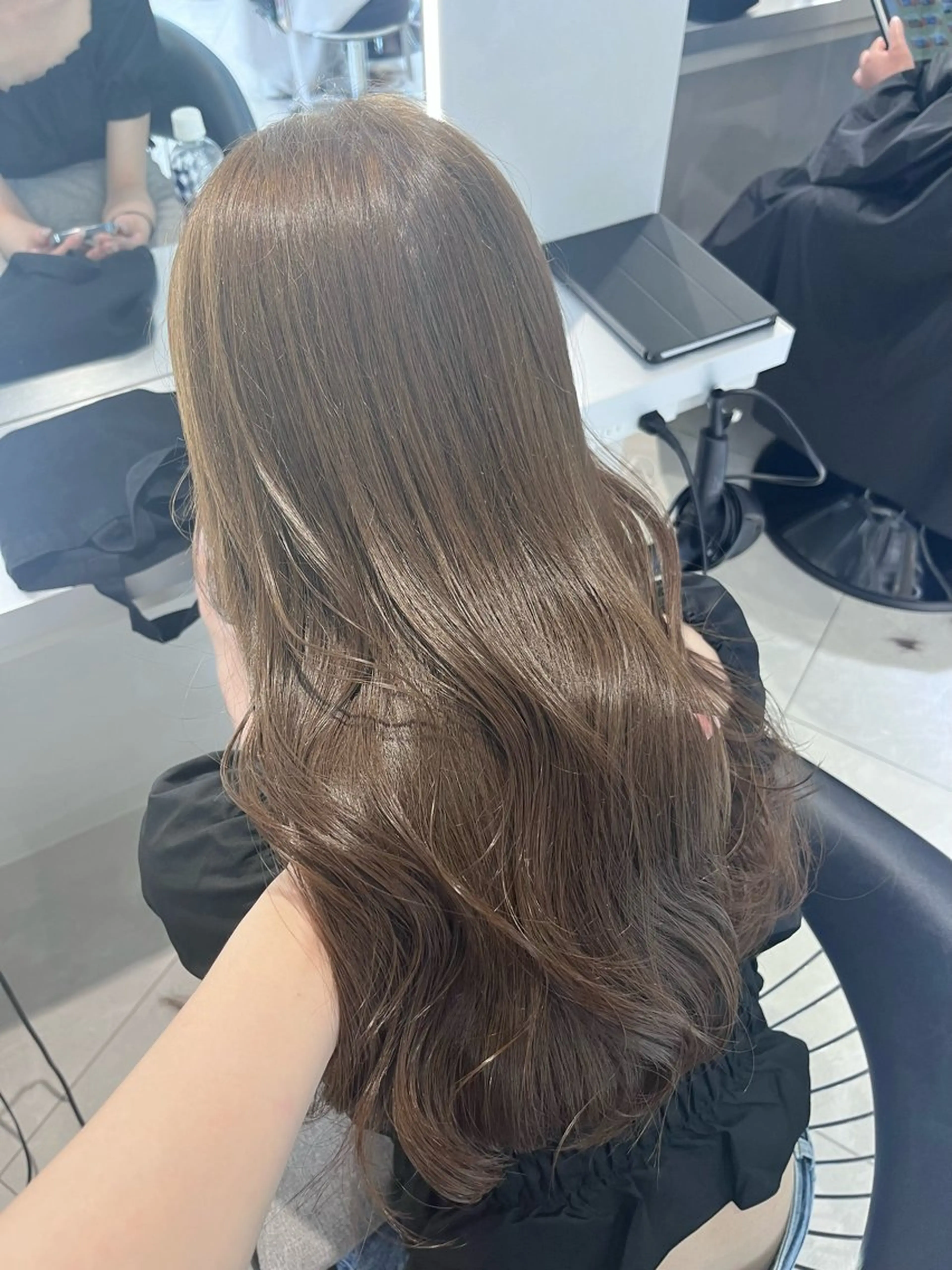 ロング カラー ベージュカラー オリーブベージュ ヘアカラー トリートメント MITSUKI🤍 モテ髪×韓国レイヤーのヘアスタイル